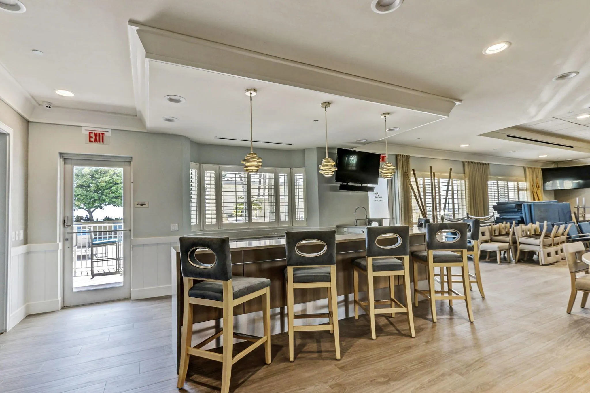 2640 Lake Shore Drive, #1710