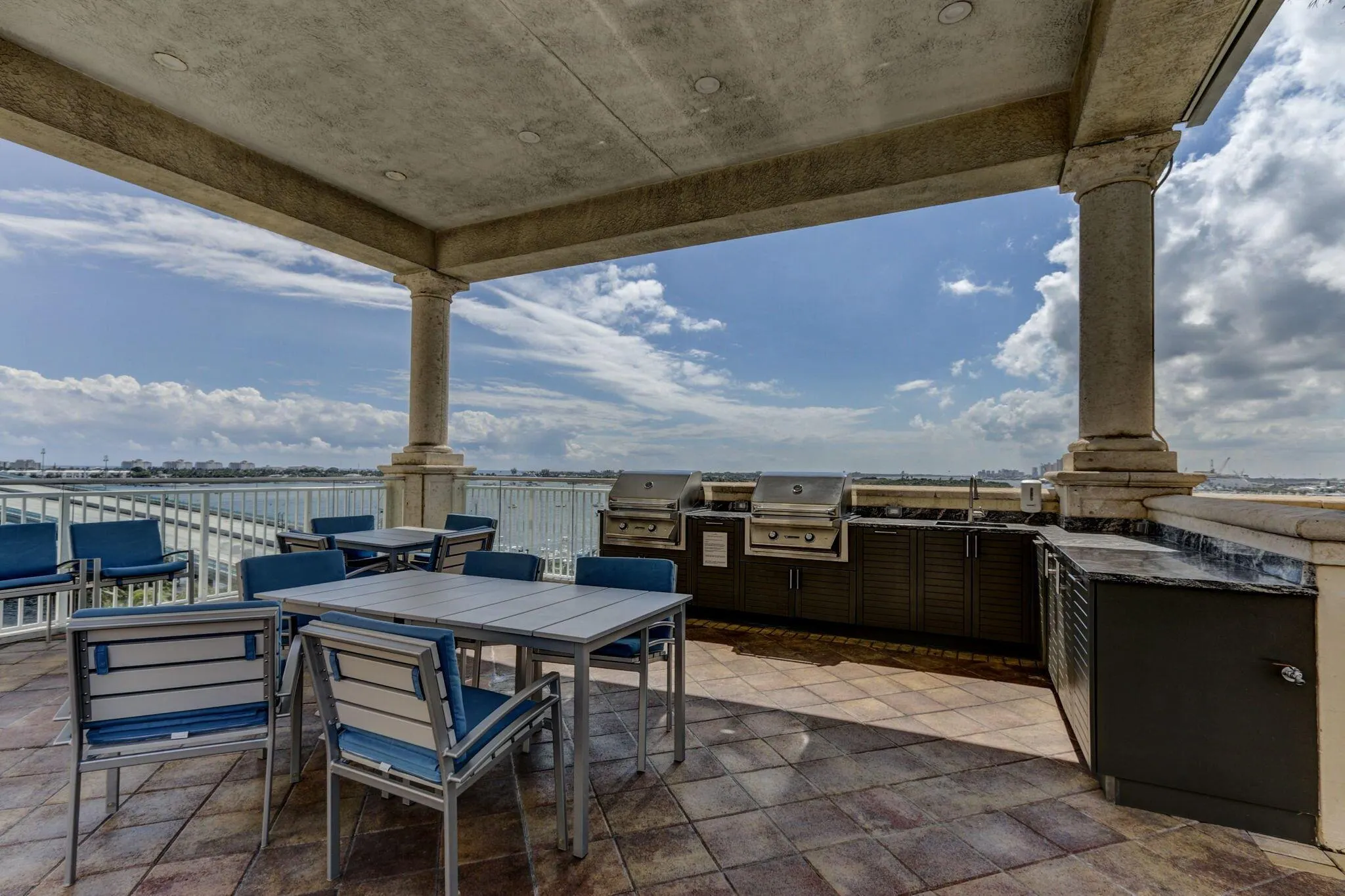 2640 Lake Shore Drive, #1710