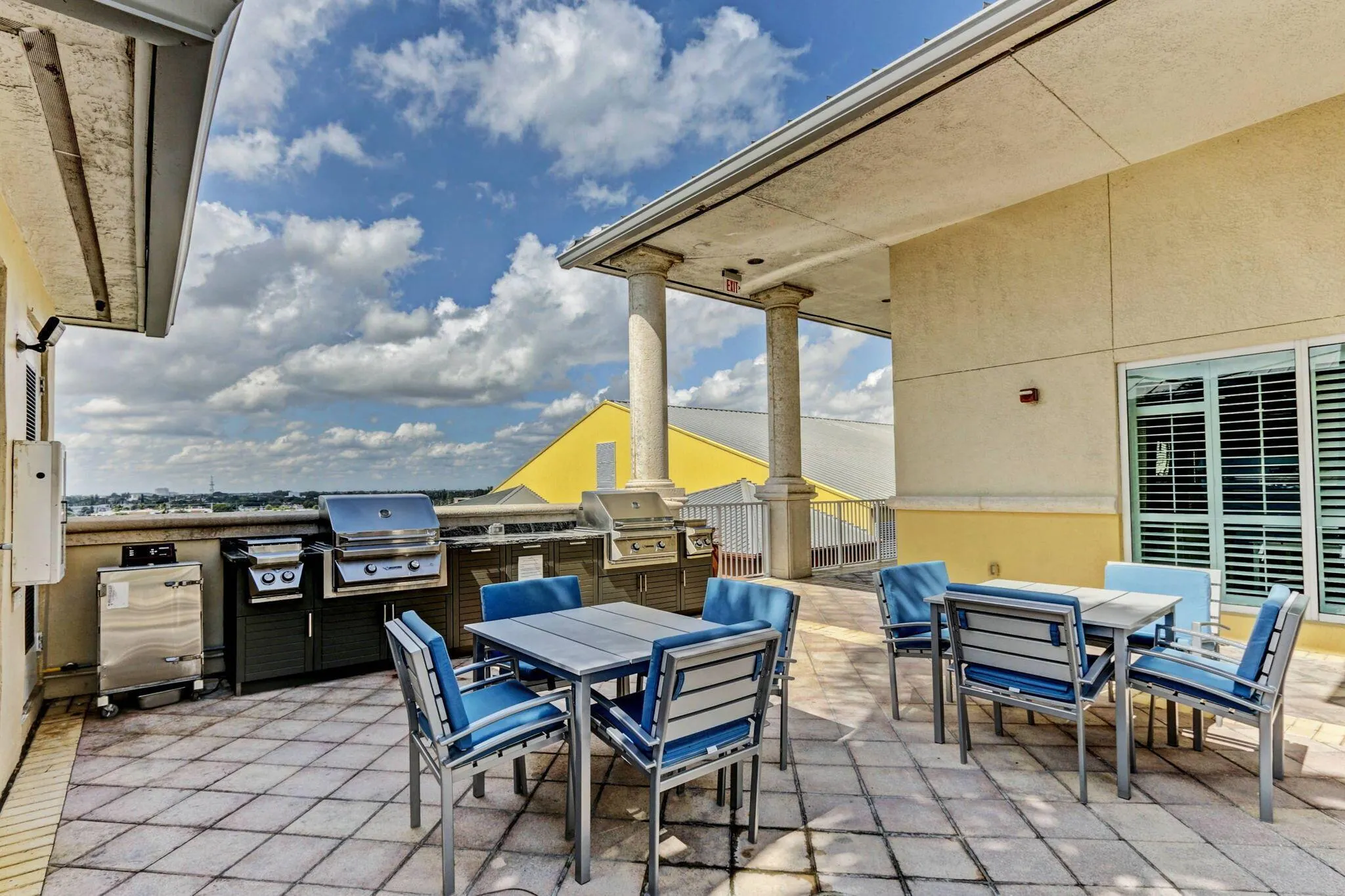 2640 Lake Shore Drive, #1710