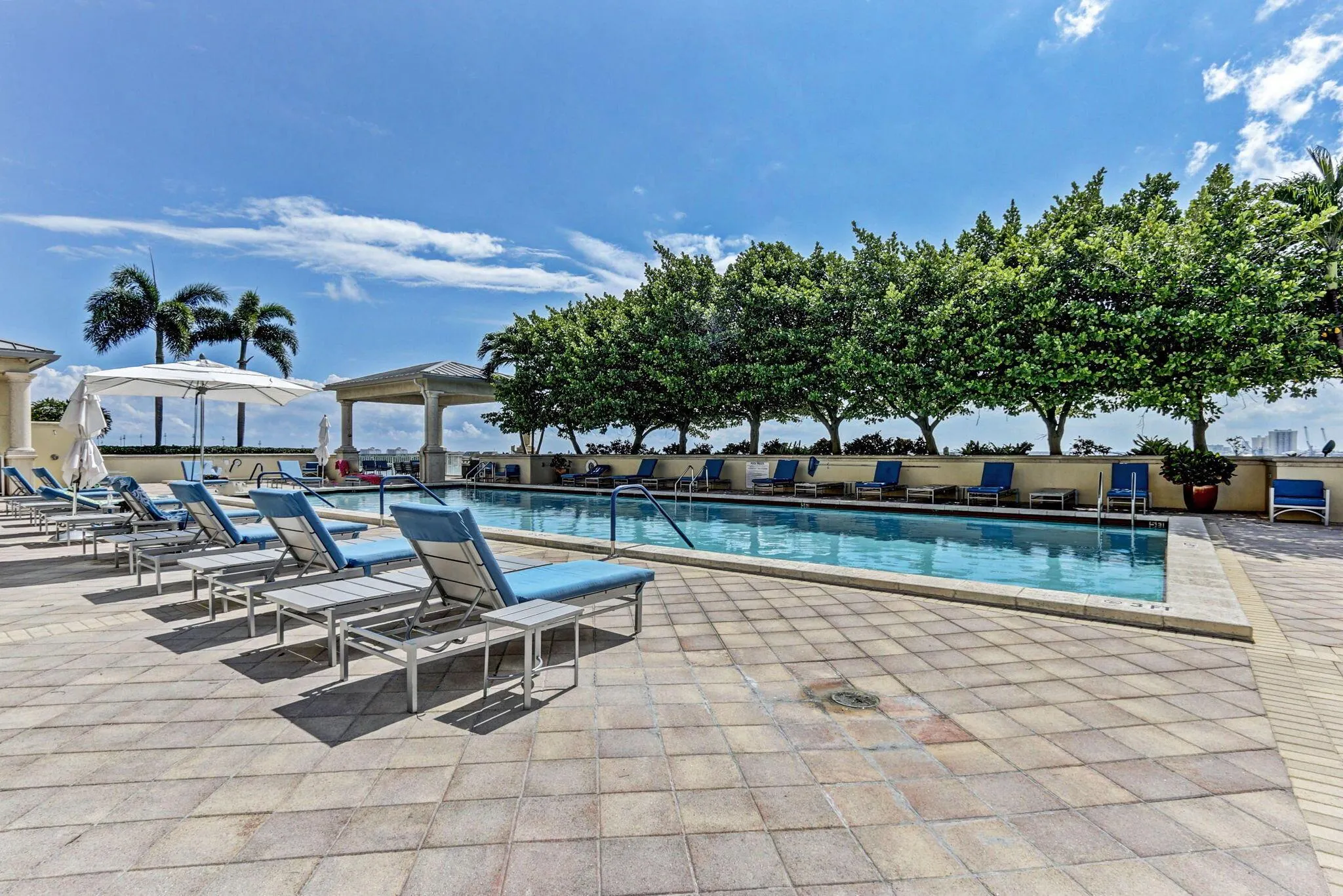 2640 Lake Shore Drive, #1710