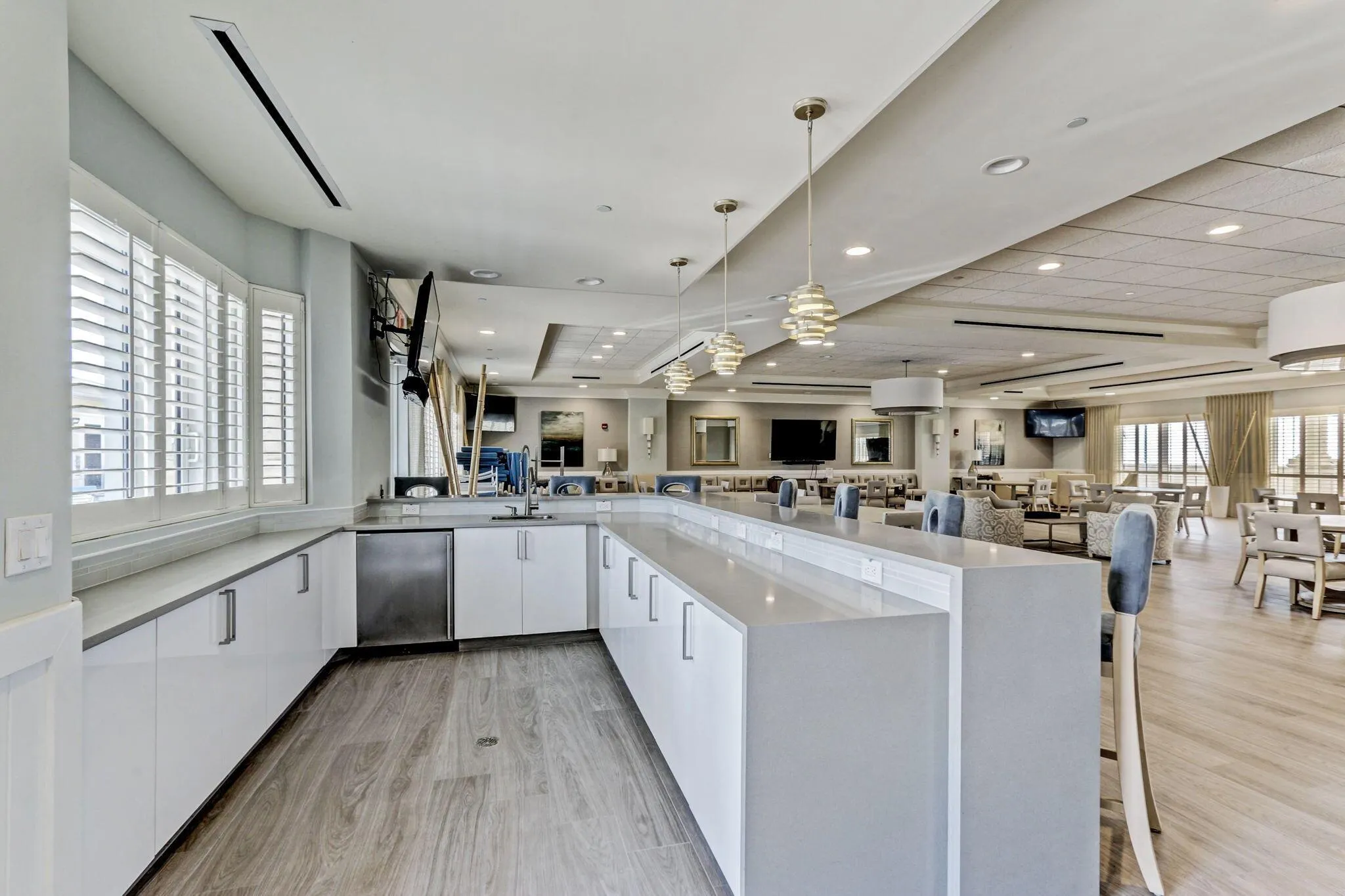 2640 Lake Shore Drive, #1710