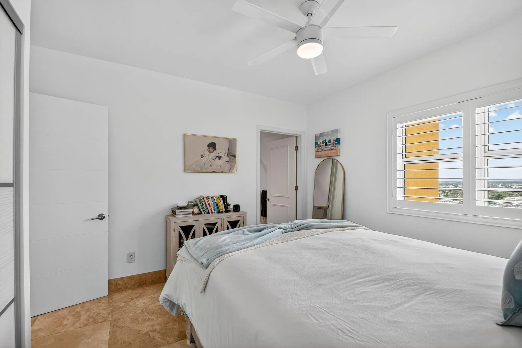 2640 Lake Shore Drive, #1710