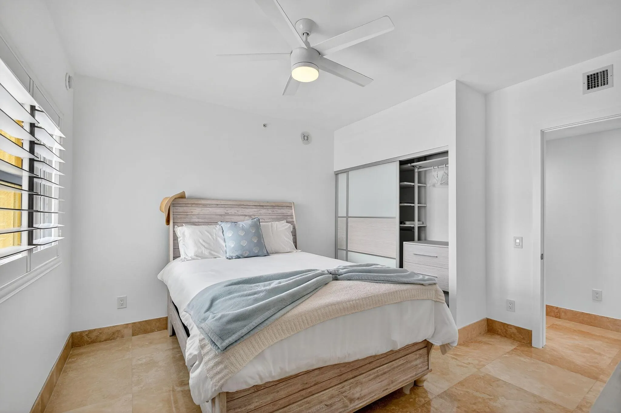 2640 Lake Shore Drive, #1710