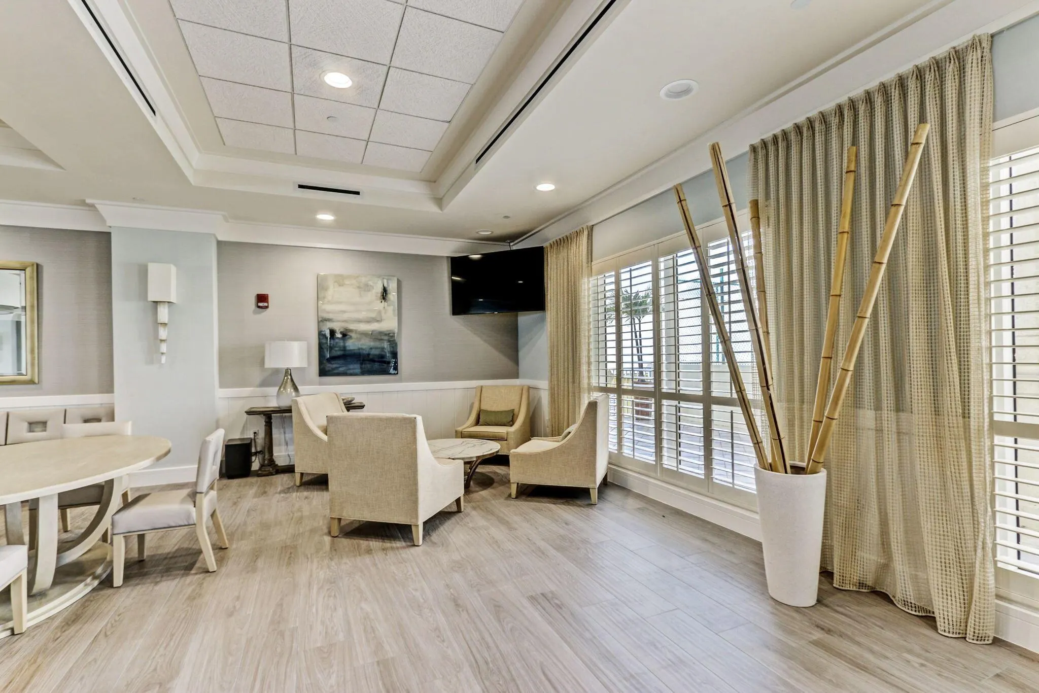 2640 Lake Shore Drive, #1710