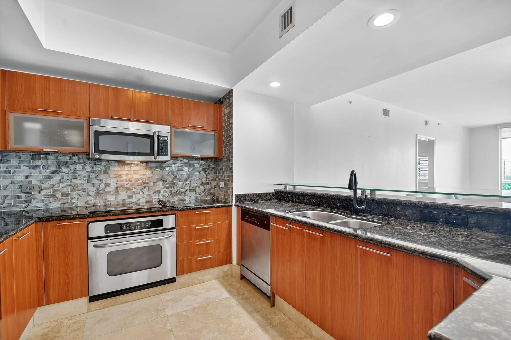 2640 Lake Shore Drive, #1710