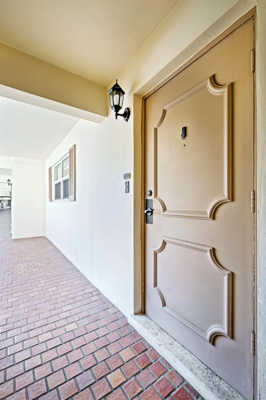 200 E Royal Palm Road, #2110