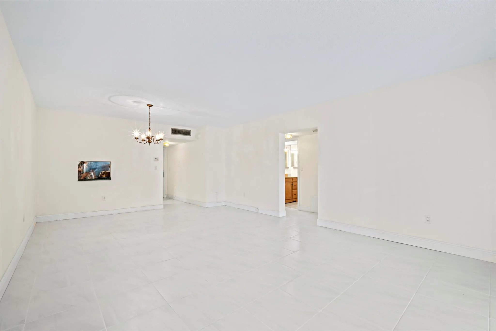 200 E Royal Palm Road, #2110