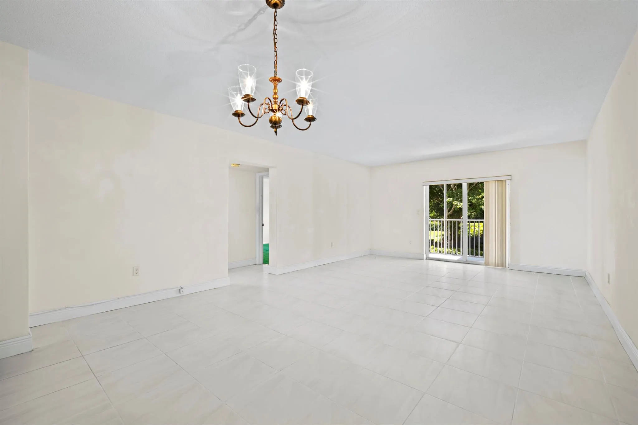 200 E Royal Palm Road, #2110