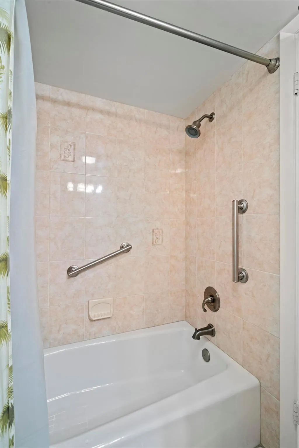 200 E Royal Palm Road, #2110