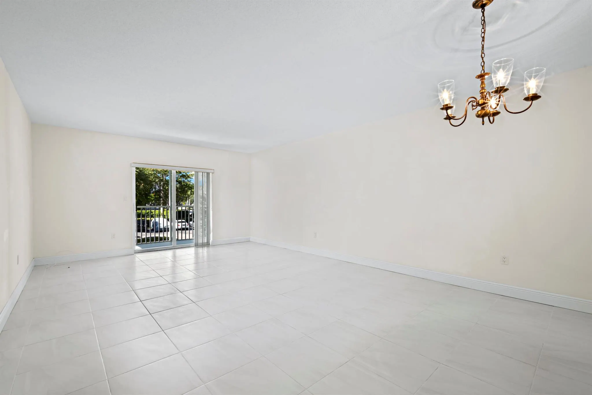 200 E Royal Palm Road, #2110