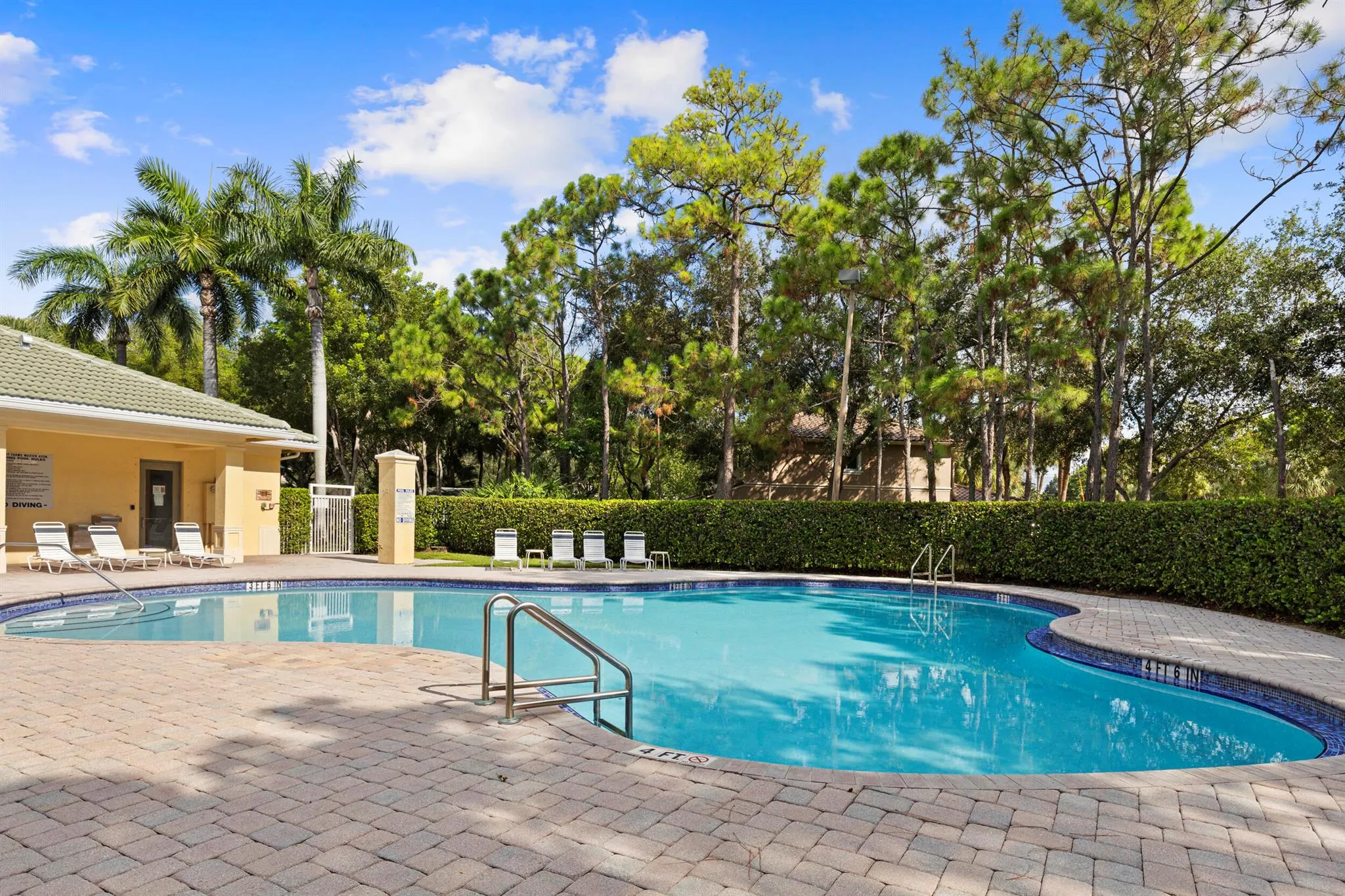 4872 Pinemore Lane
