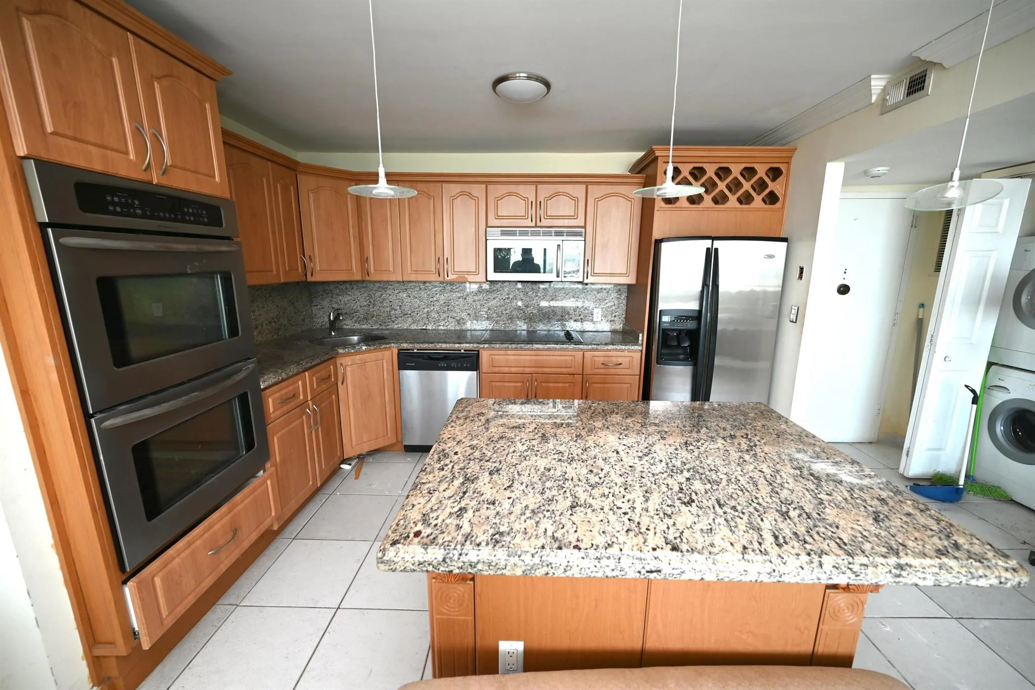 7135 Collins Avenue, #1603