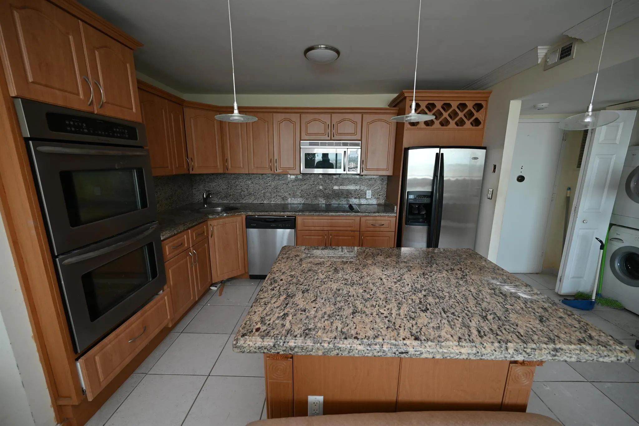 7135 Collins Avenue, #1603
