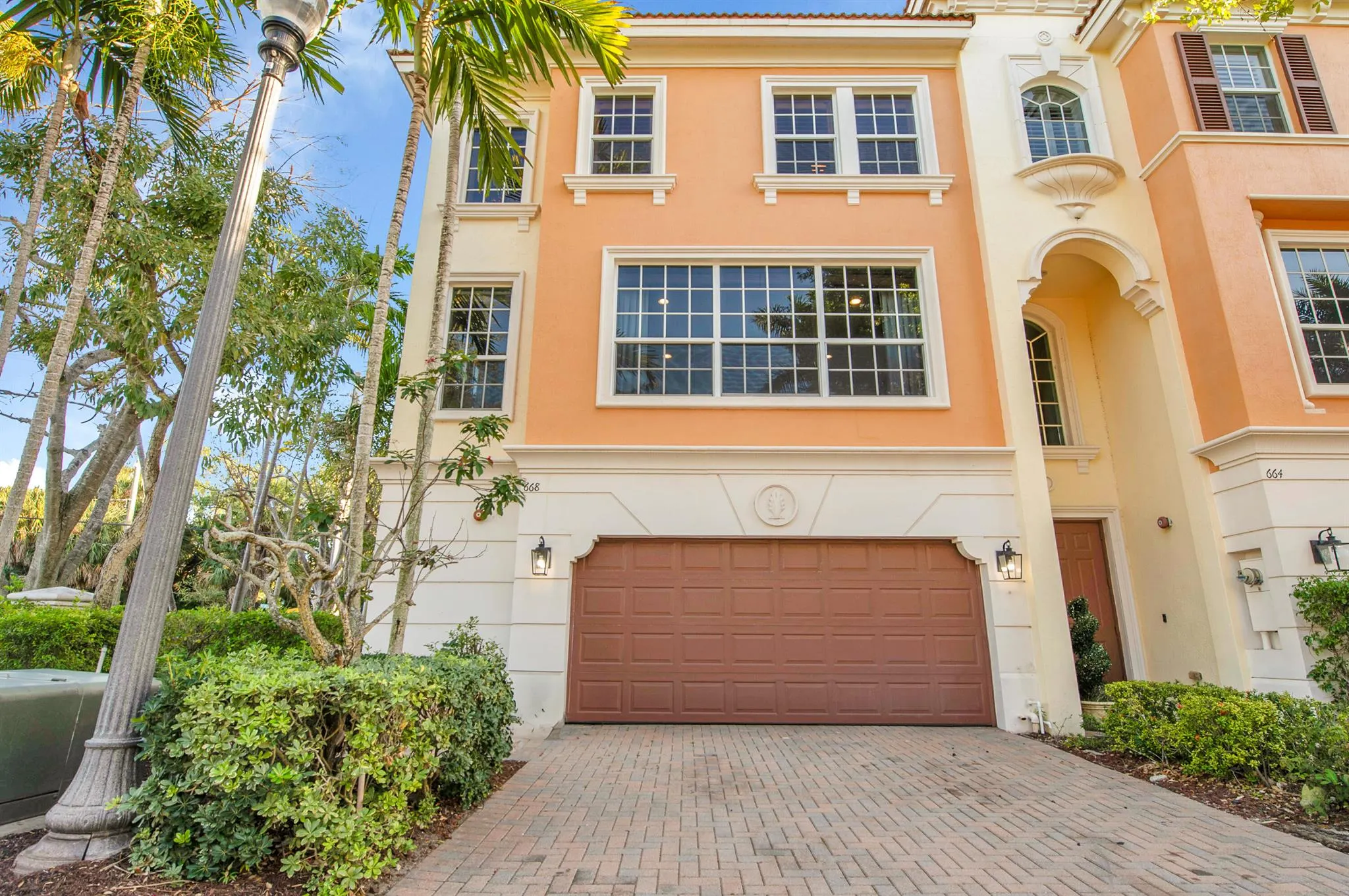 668 NE Francesca Lane
