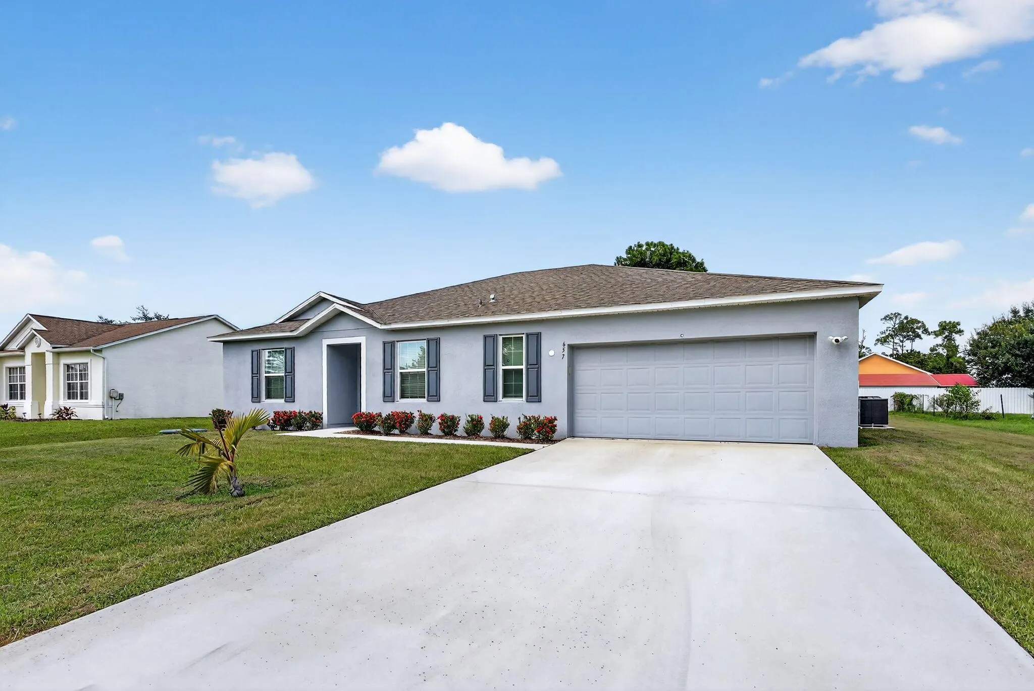 657 NE Horizon Lane