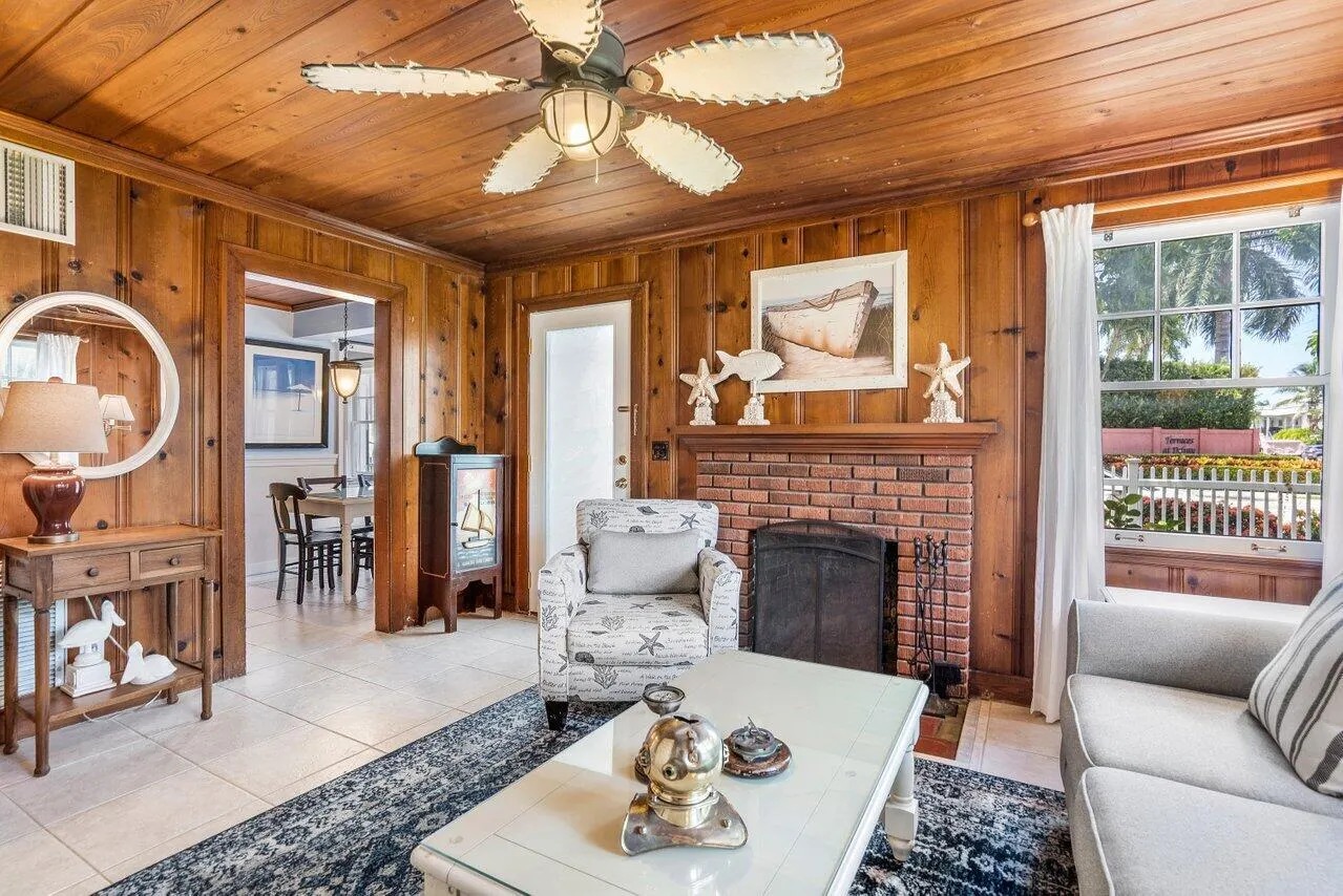 102 SE 7th Avenue, #Villa 1
