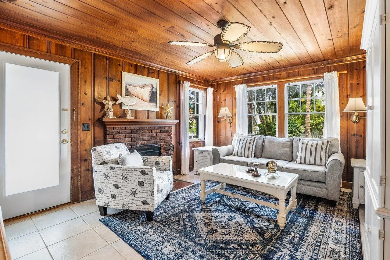 102 SE 7th Avenue, #Villa 1