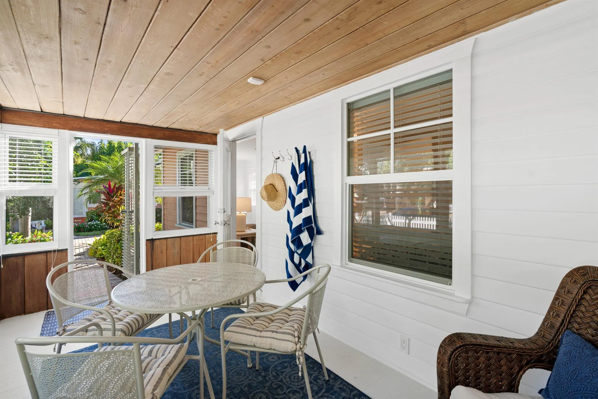118 SE 7th Avenue