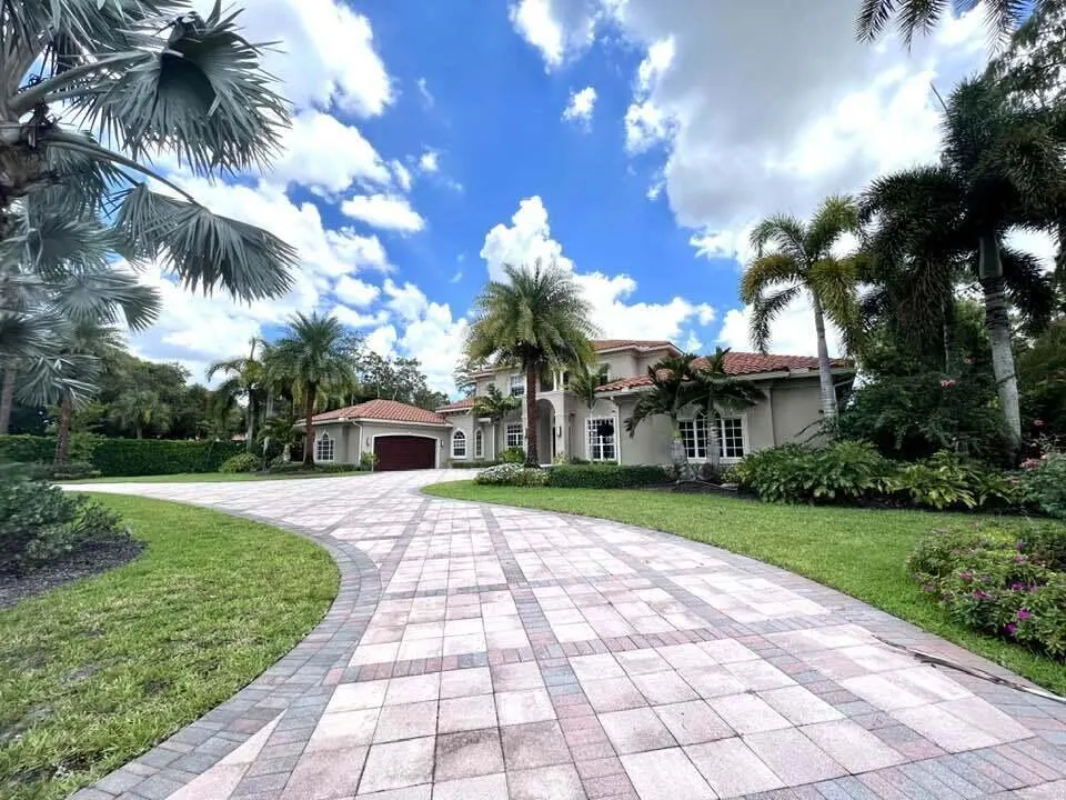 13550 Greentree Trail