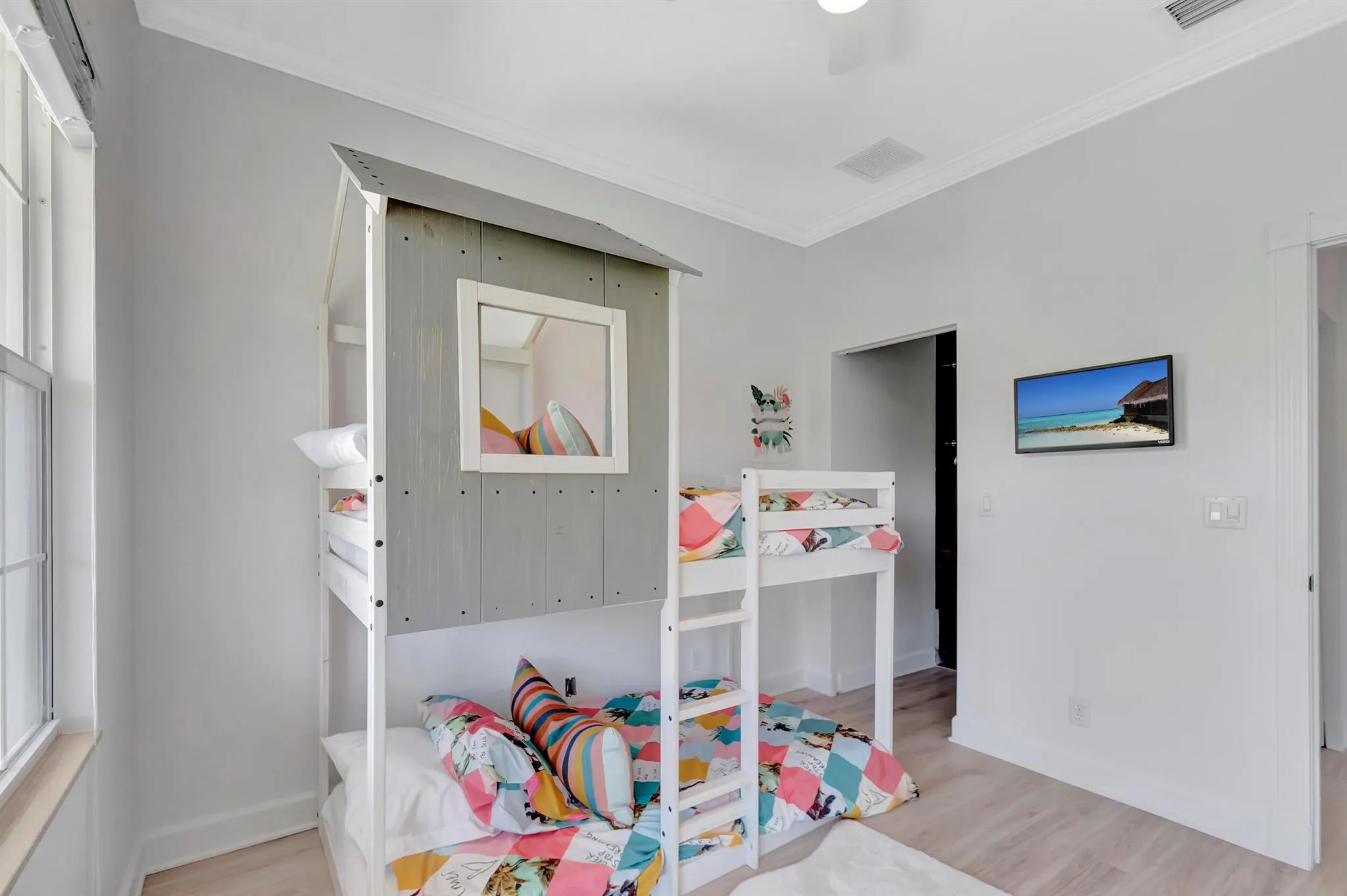 6173 Lottie Lane