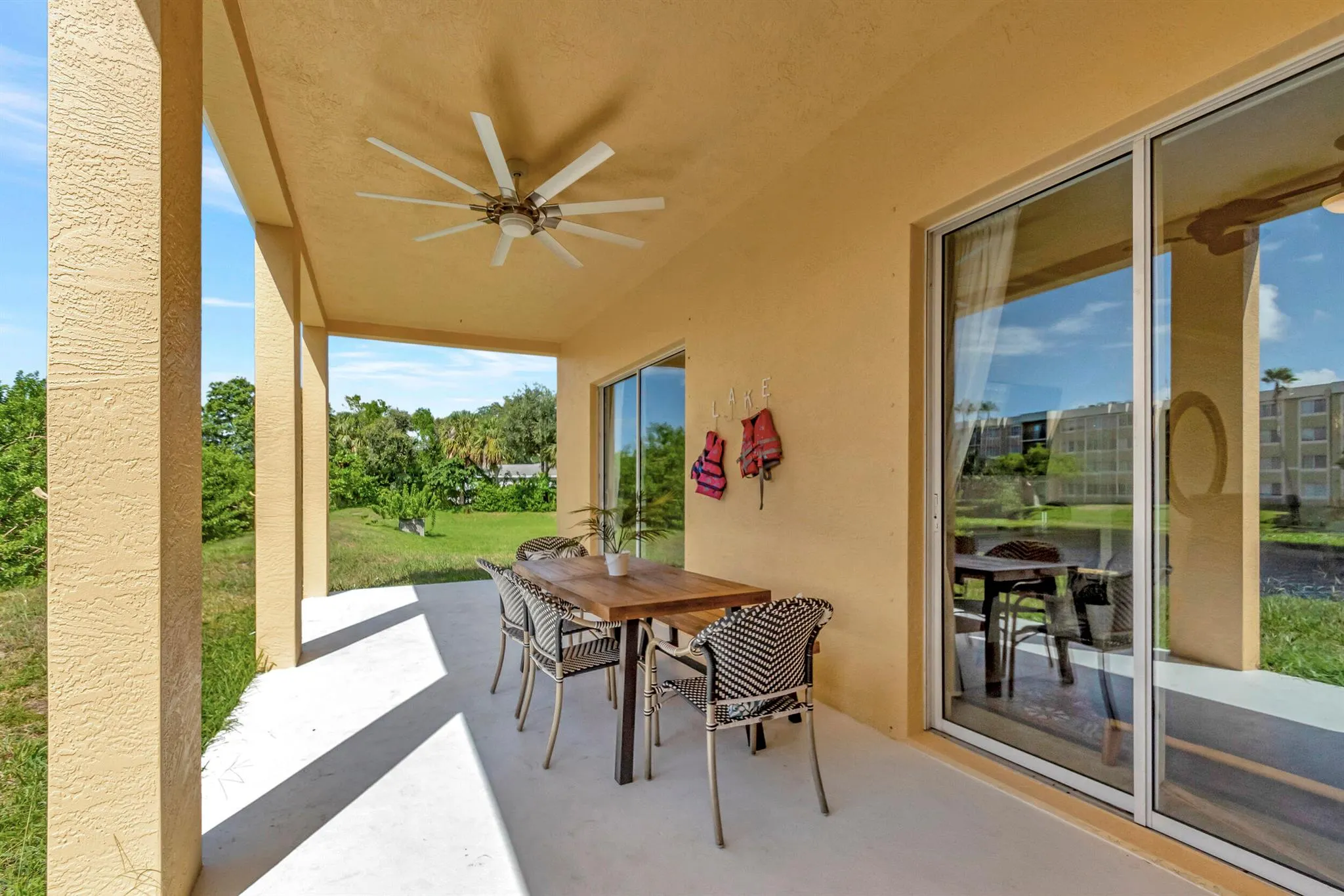 6173 Lottie Lane