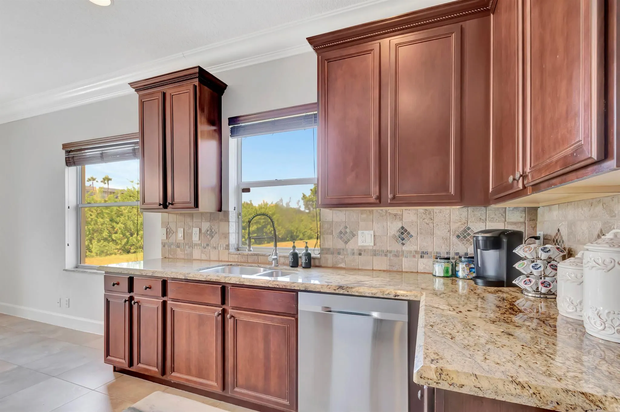 6173 Lottie Lane