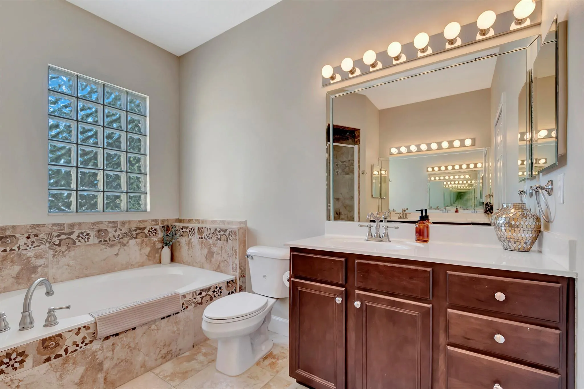 6173 Lottie Lane