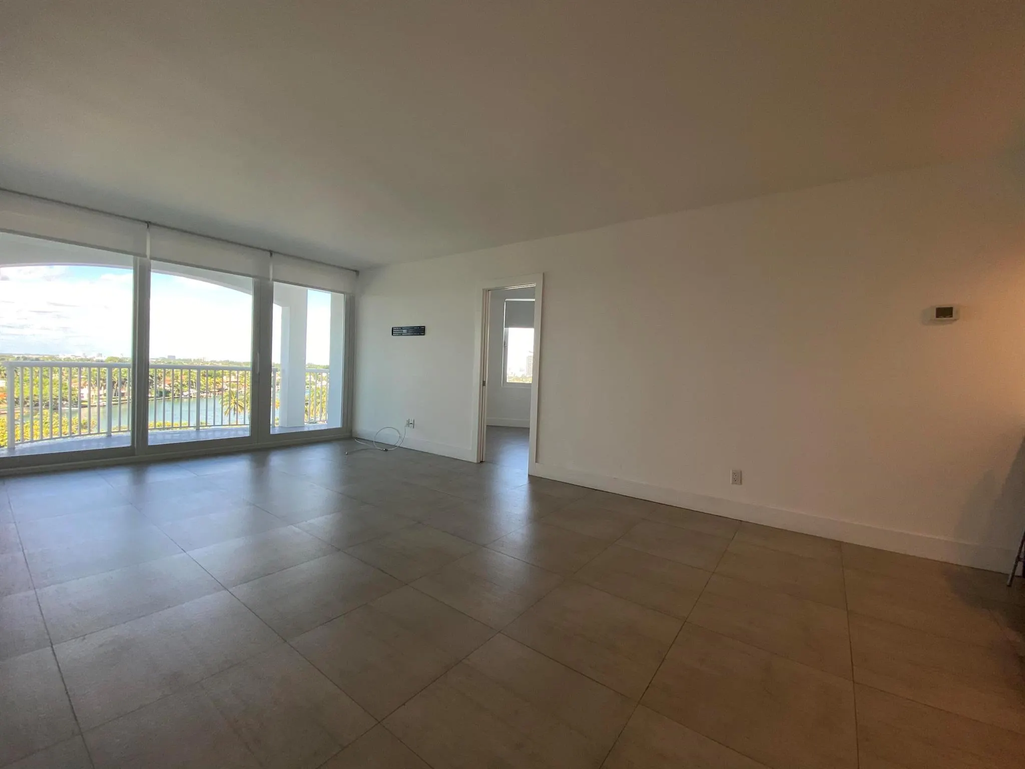 5401 Collins Avenue, #620