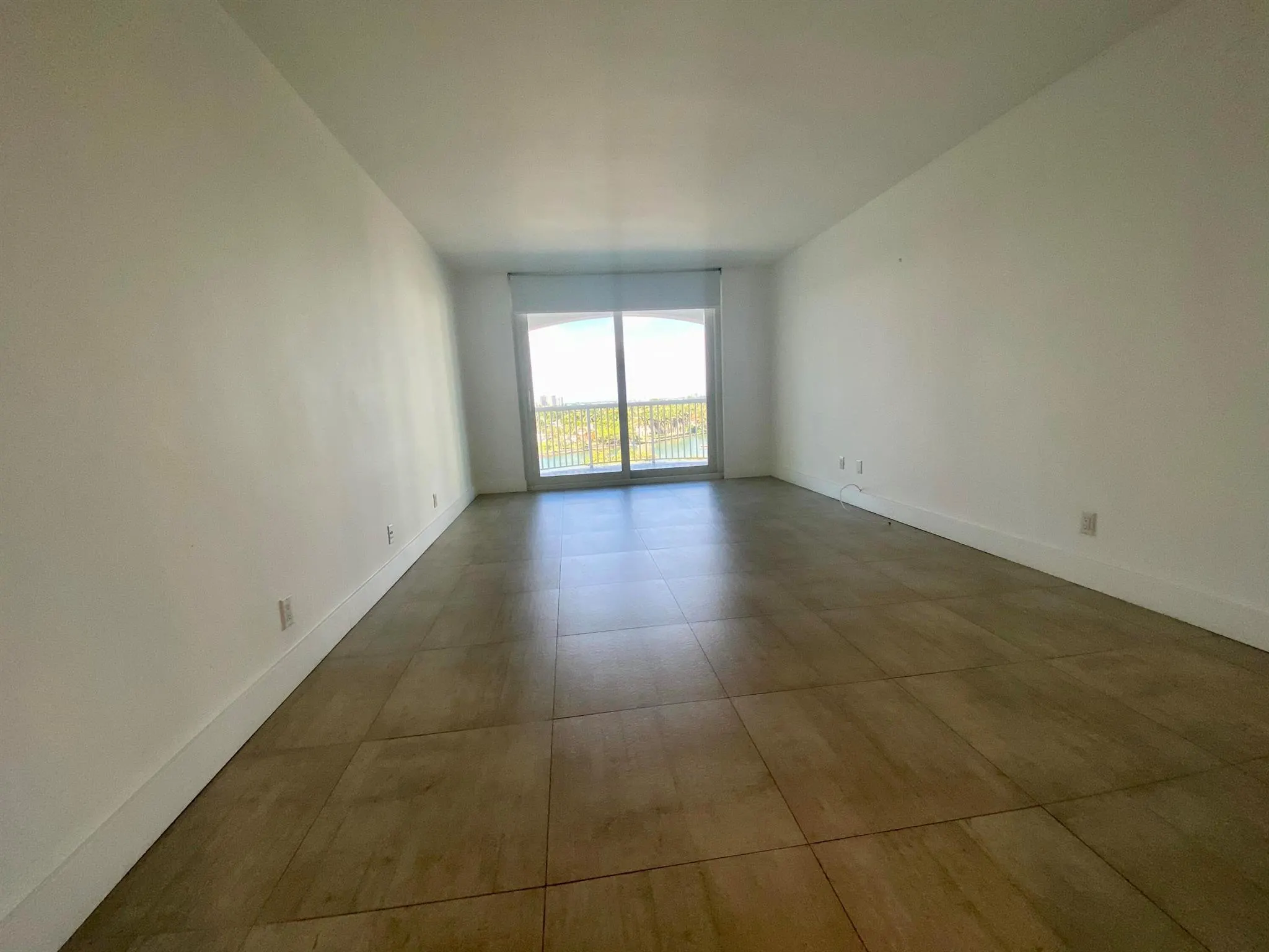 5401 Collins Avenue, #620