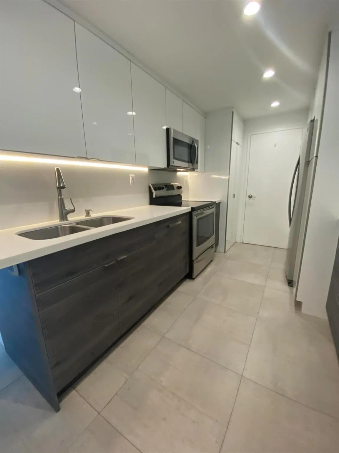 5401 Collins Avenue, #620