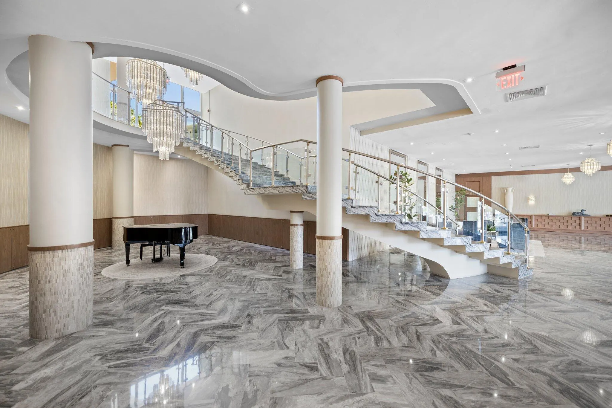 5401 Collins Avenue, #620