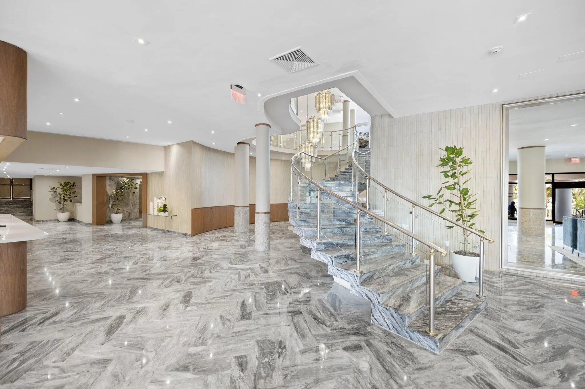 5401 Collins Avenue, #620