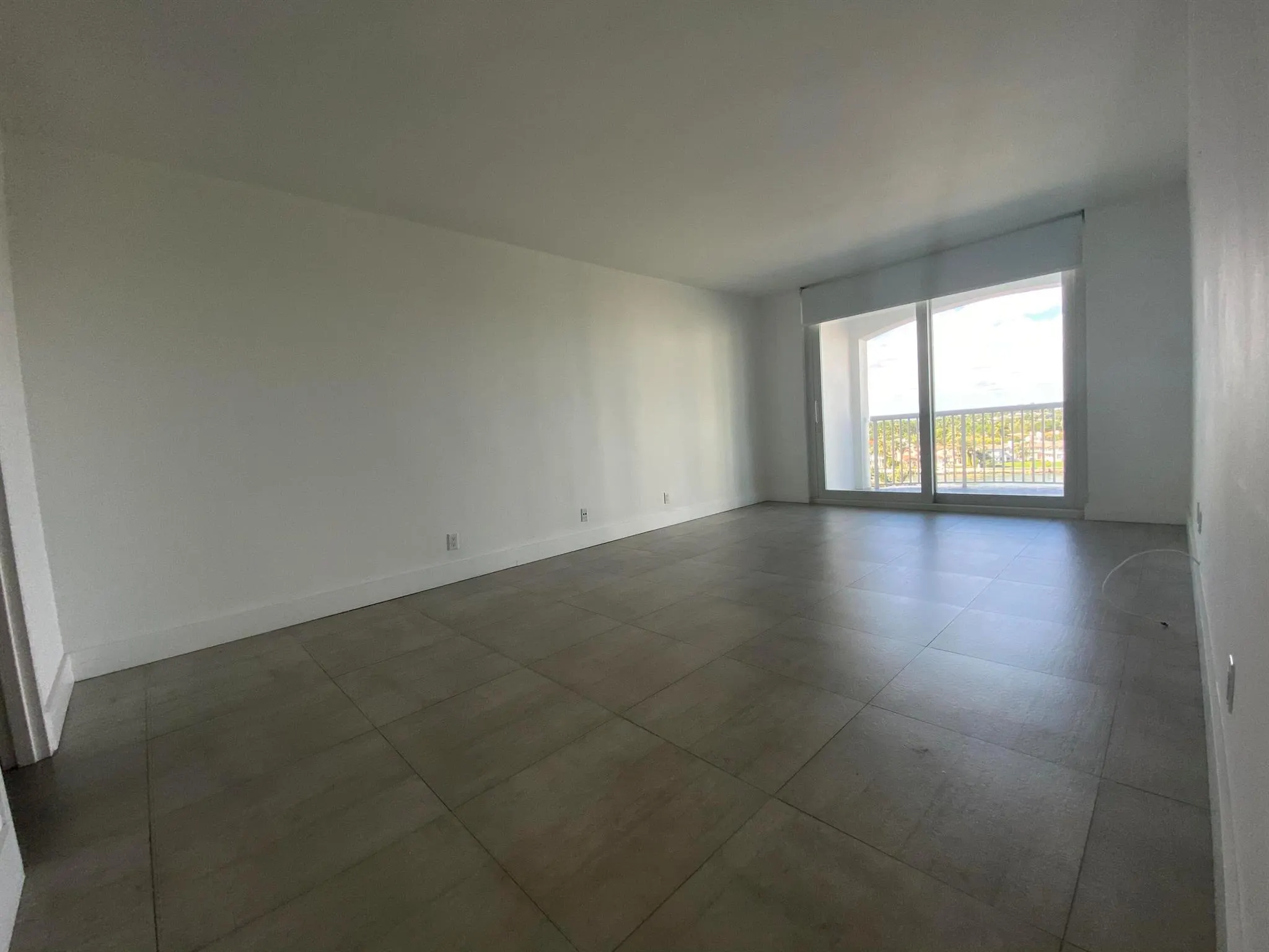 5401 Collins Avenue, #620