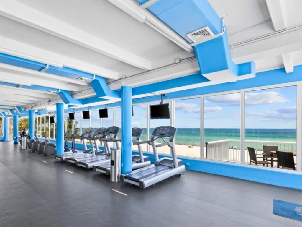 5401 Collins Avenue, #620