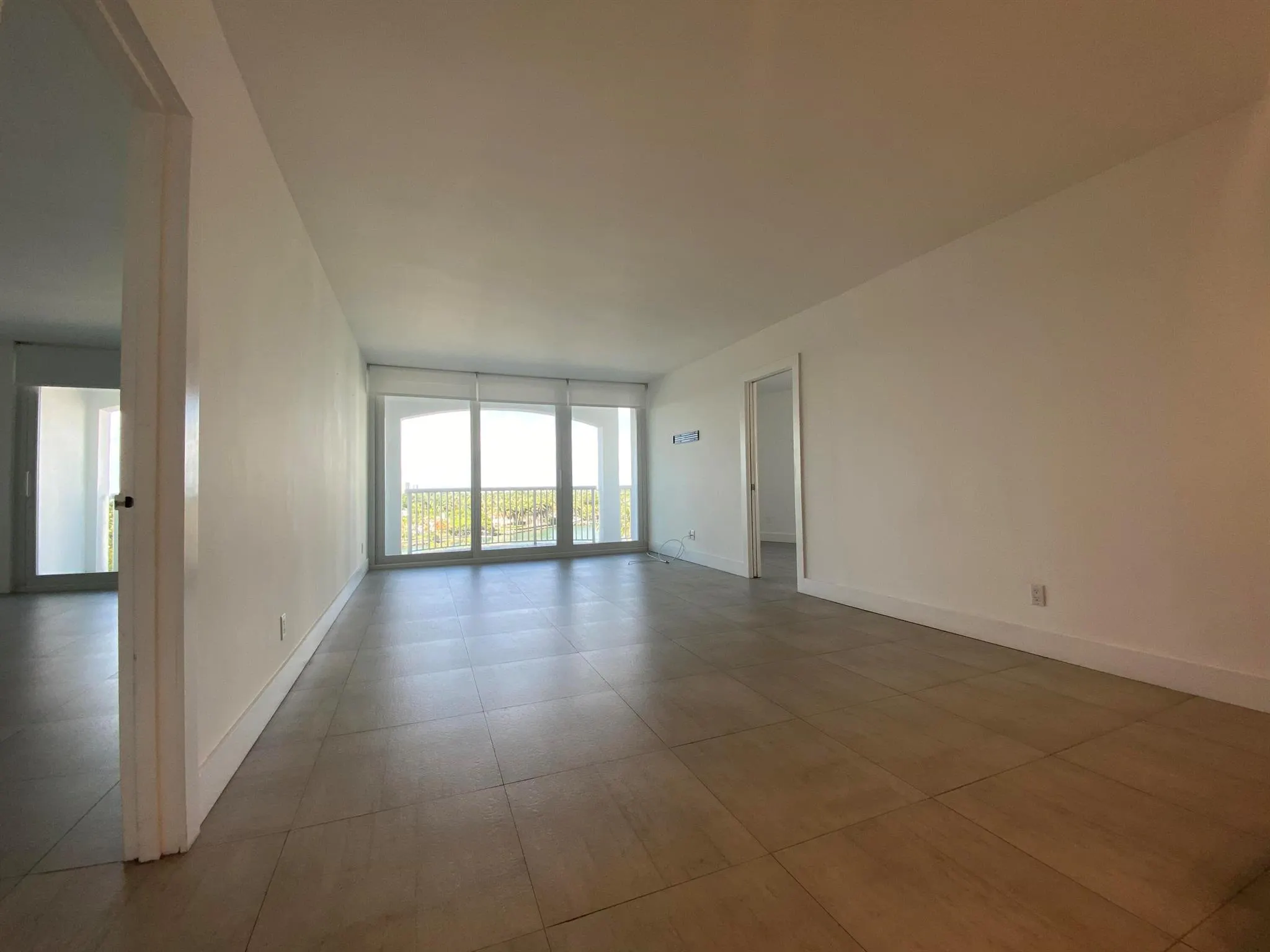 5401 Collins Avenue, #620