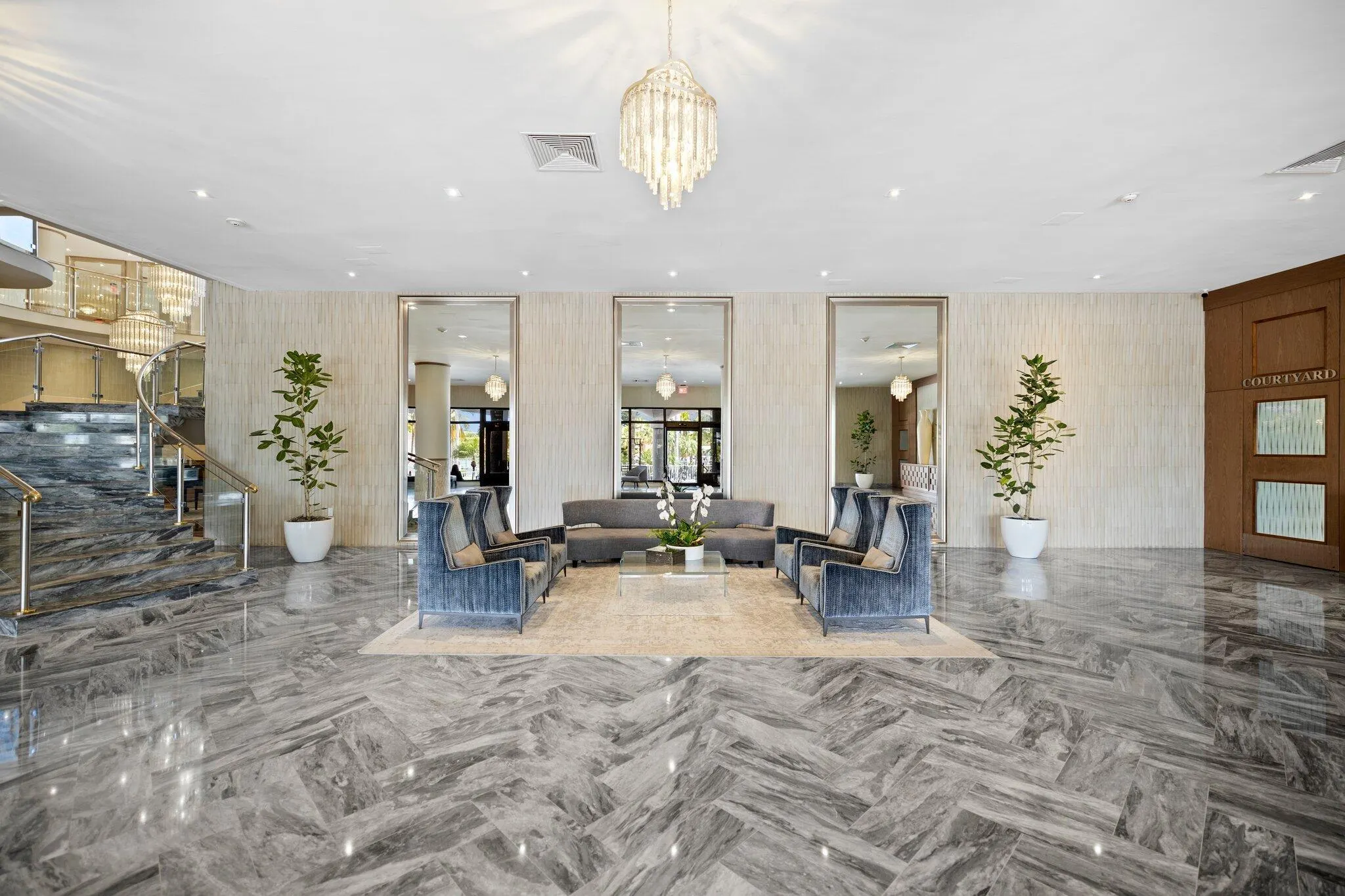 5401 Collins Avenue, #620