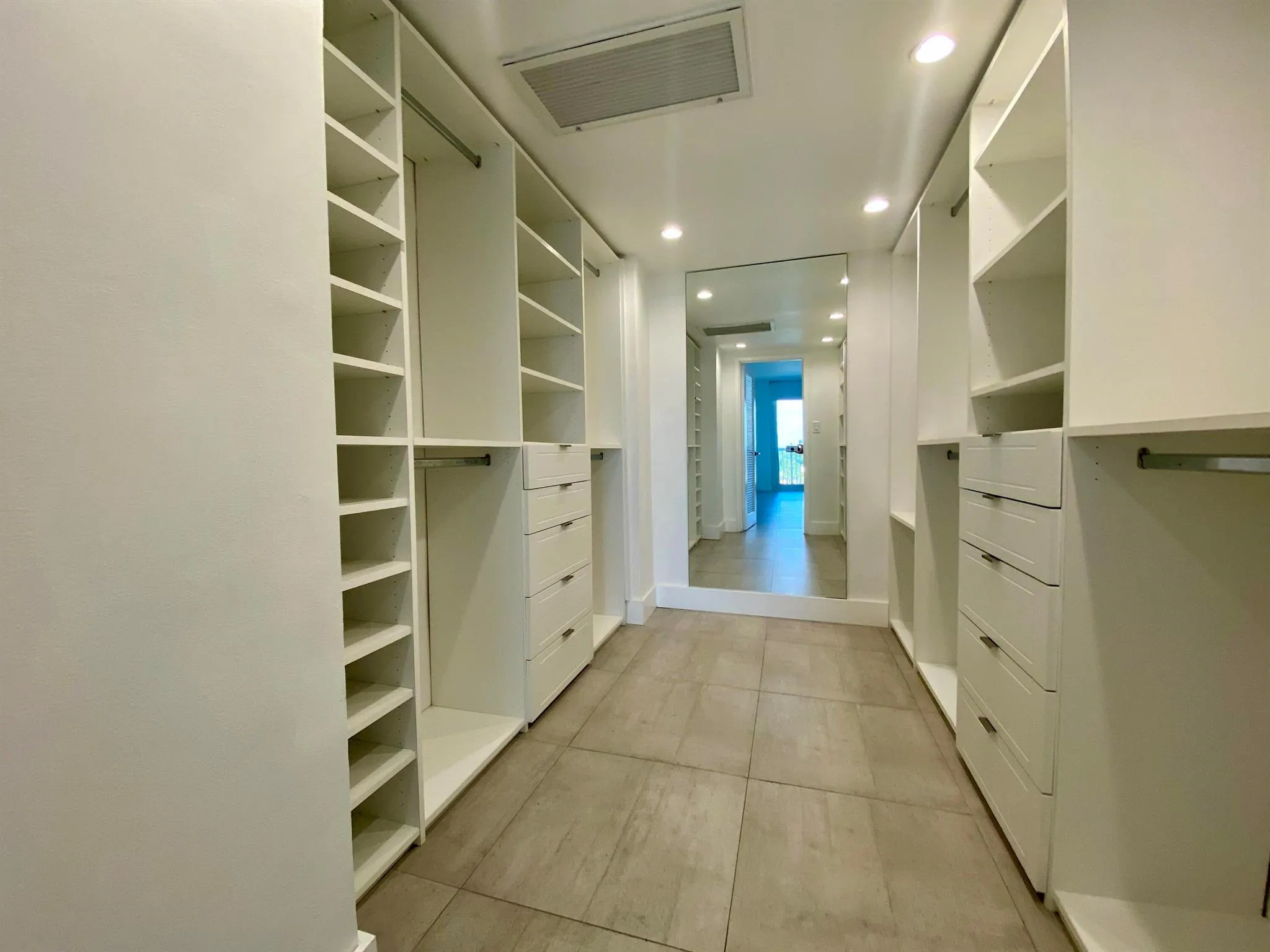 5401 Collins Avenue, #620