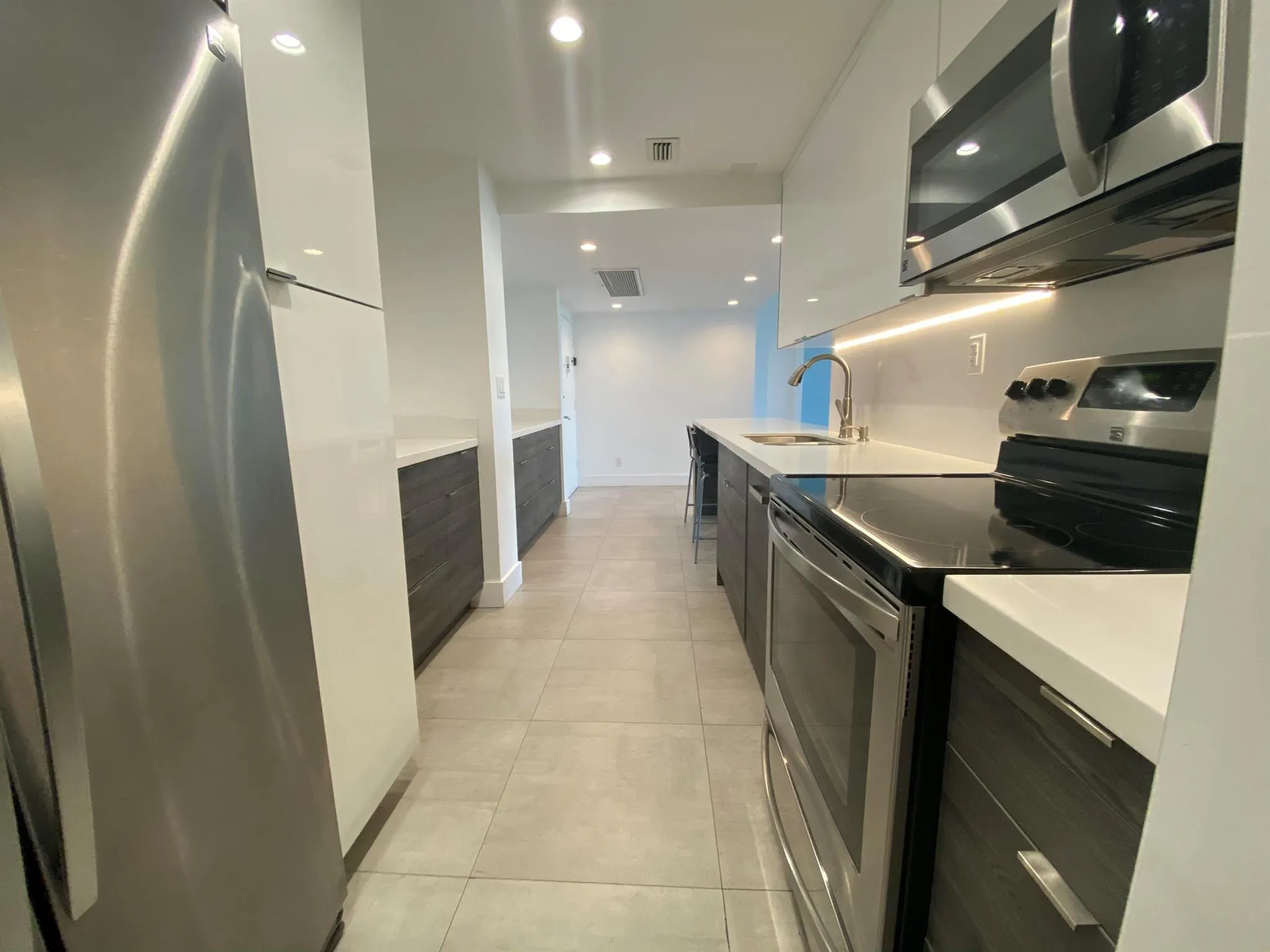 5401 Collins Avenue, #620