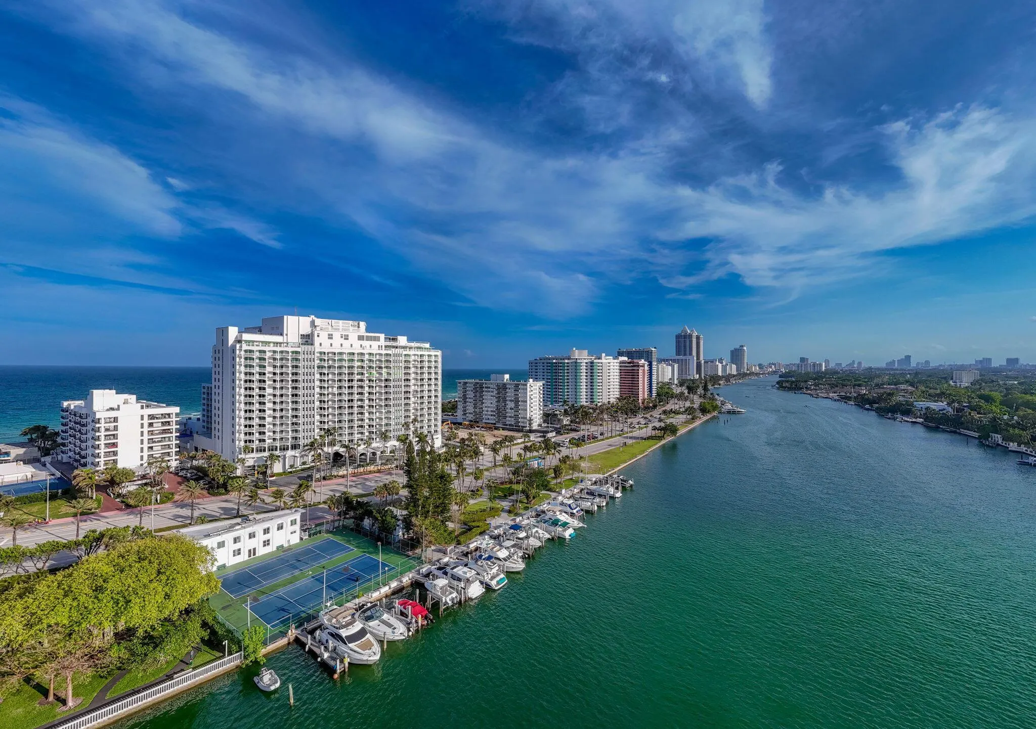 5401 Collins Avenue, #620