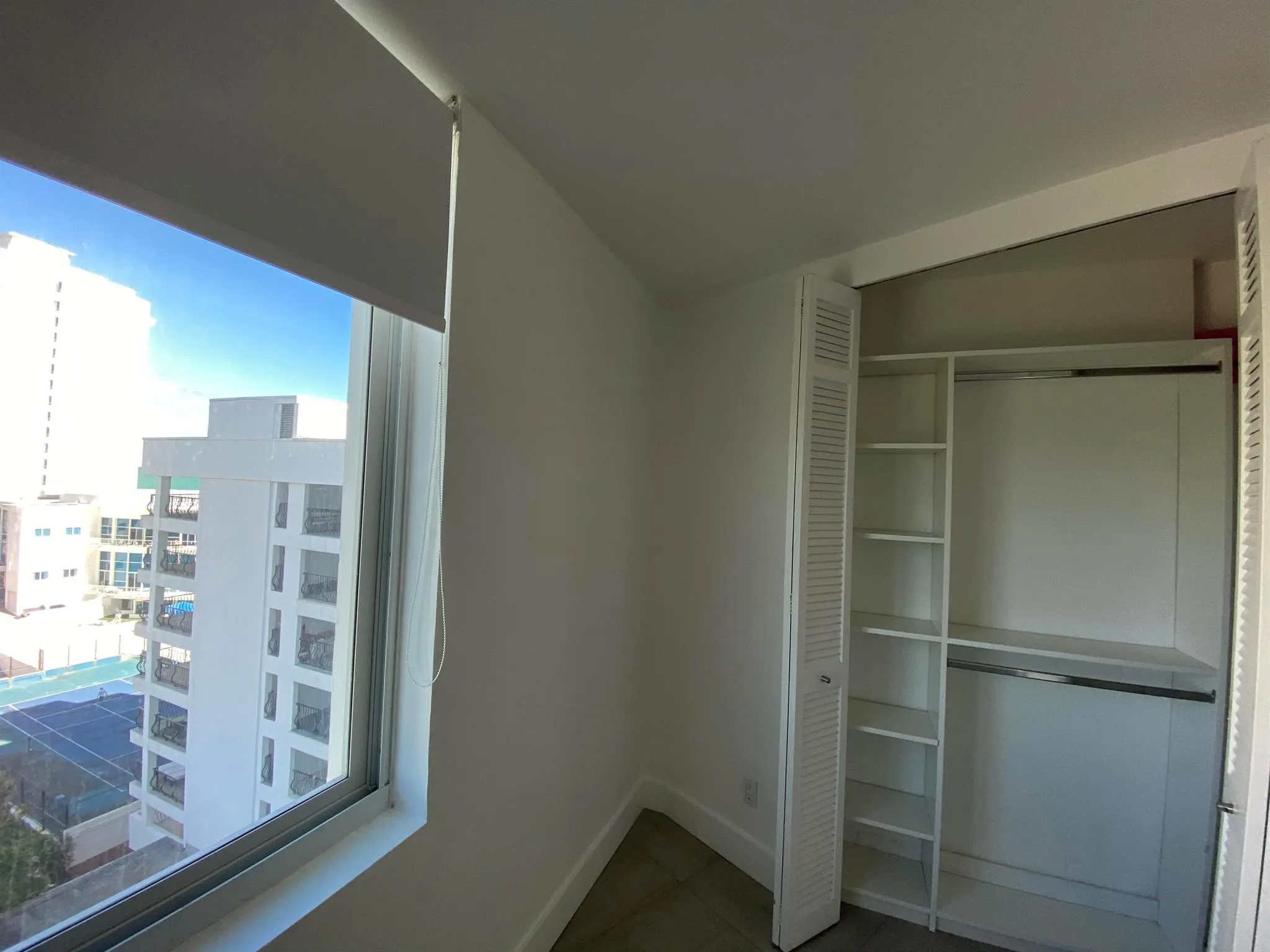 5401 Collins Avenue, #620