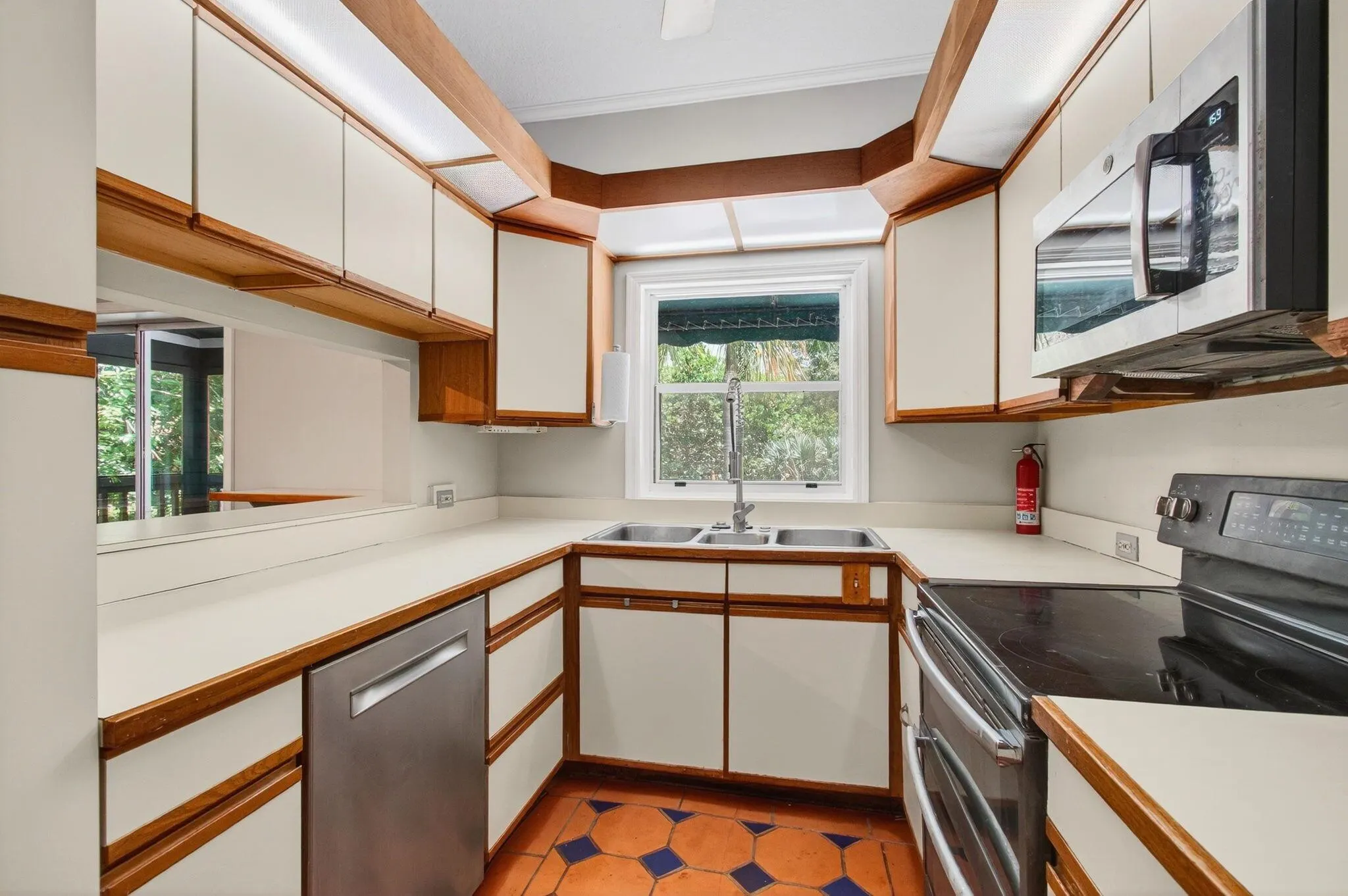 420 Santa Fe Road