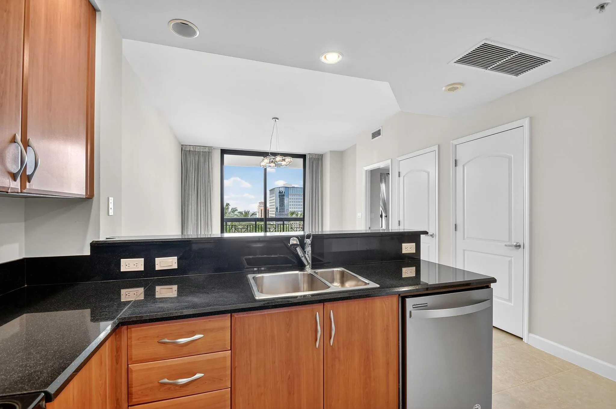 801 S Olive Avenue, #1022
