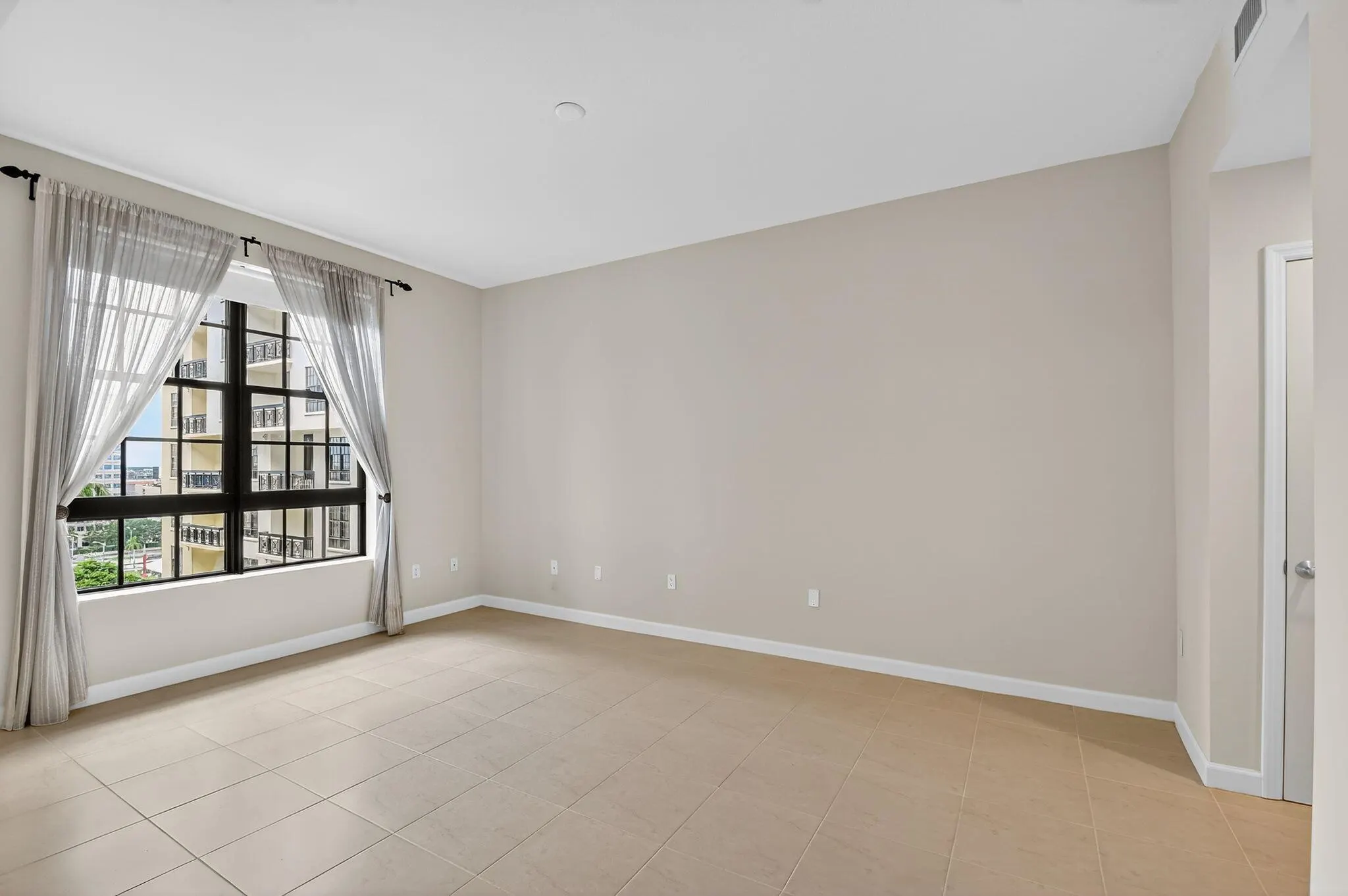 801 S Olive Avenue, #1022