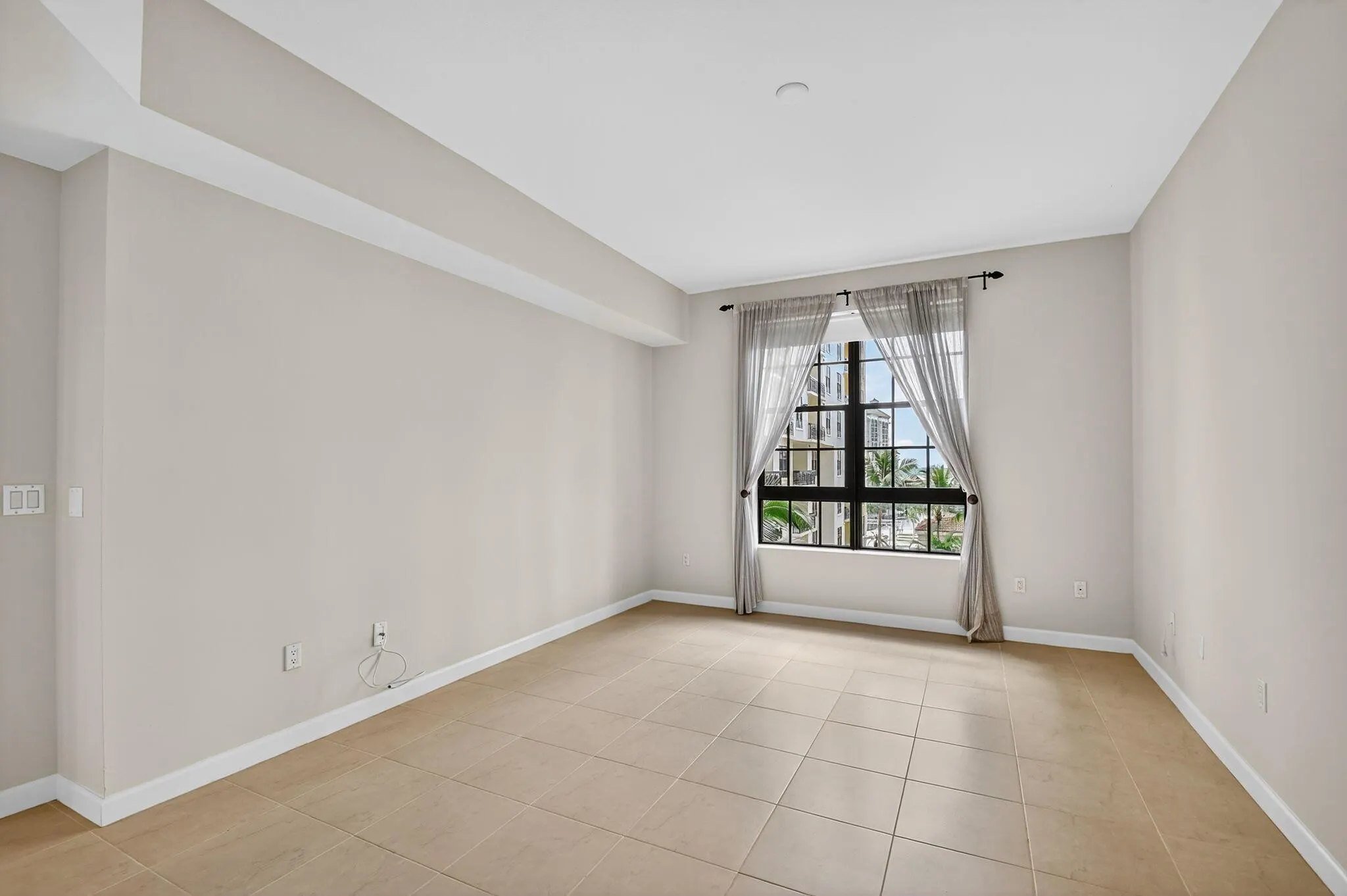 801 S Olive Avenue, #1022