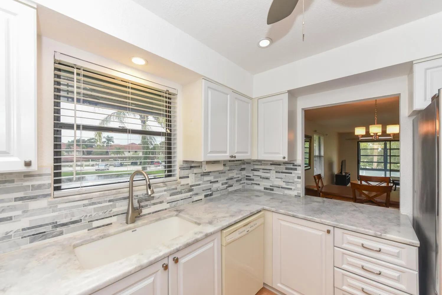 390 SW South River Drive, #202