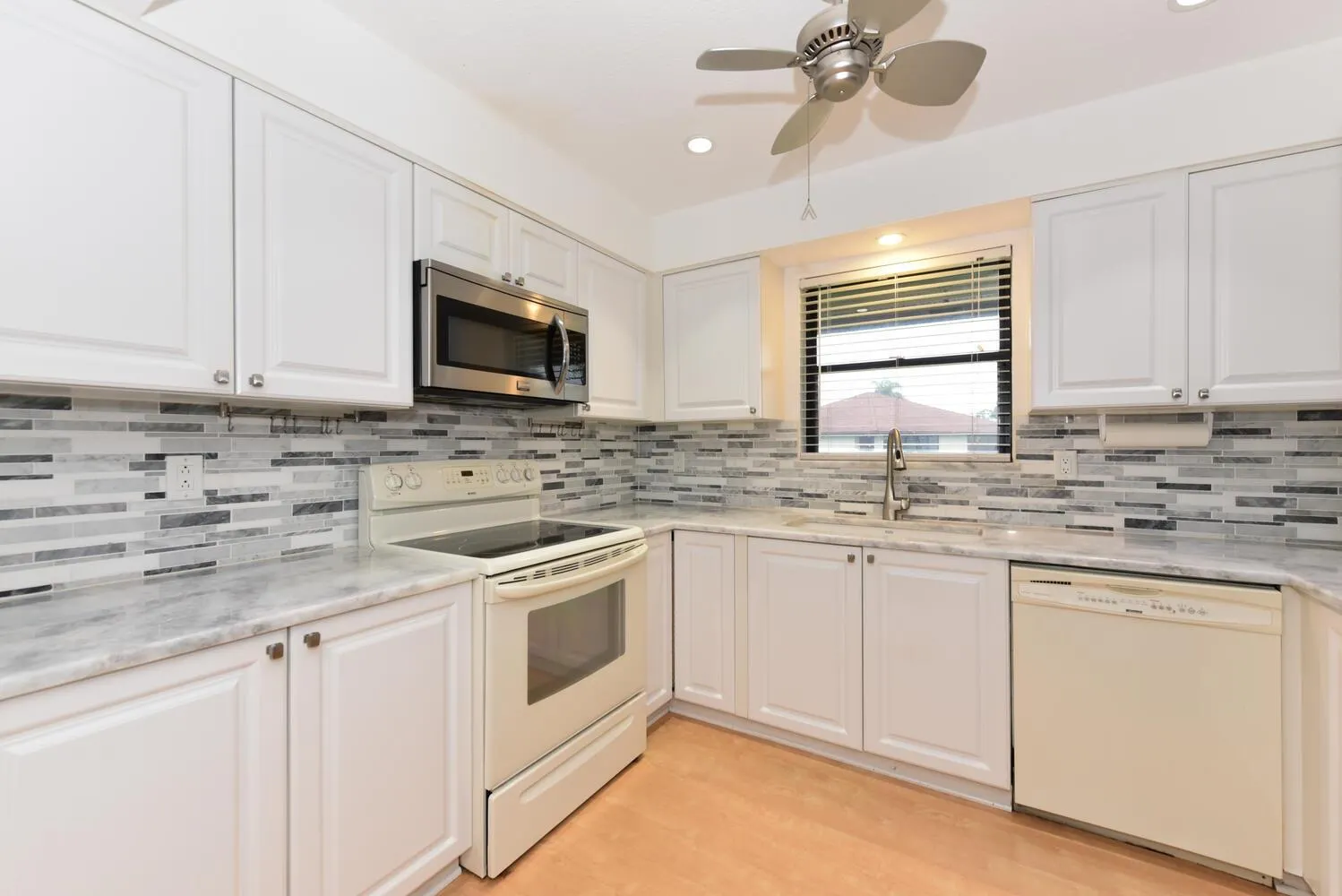 390 SW South River Drive, #202