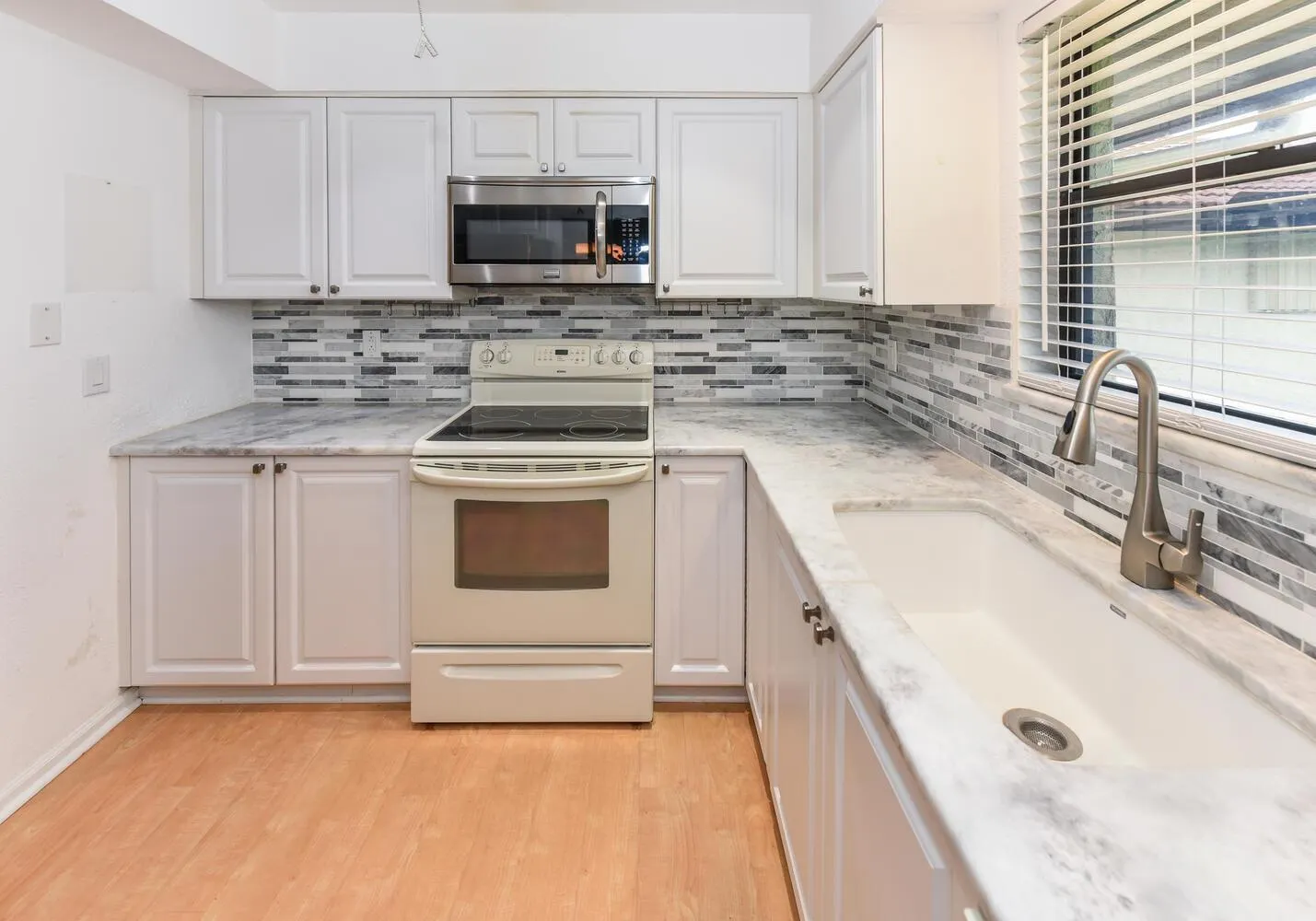 390 SW South River Drive, #202