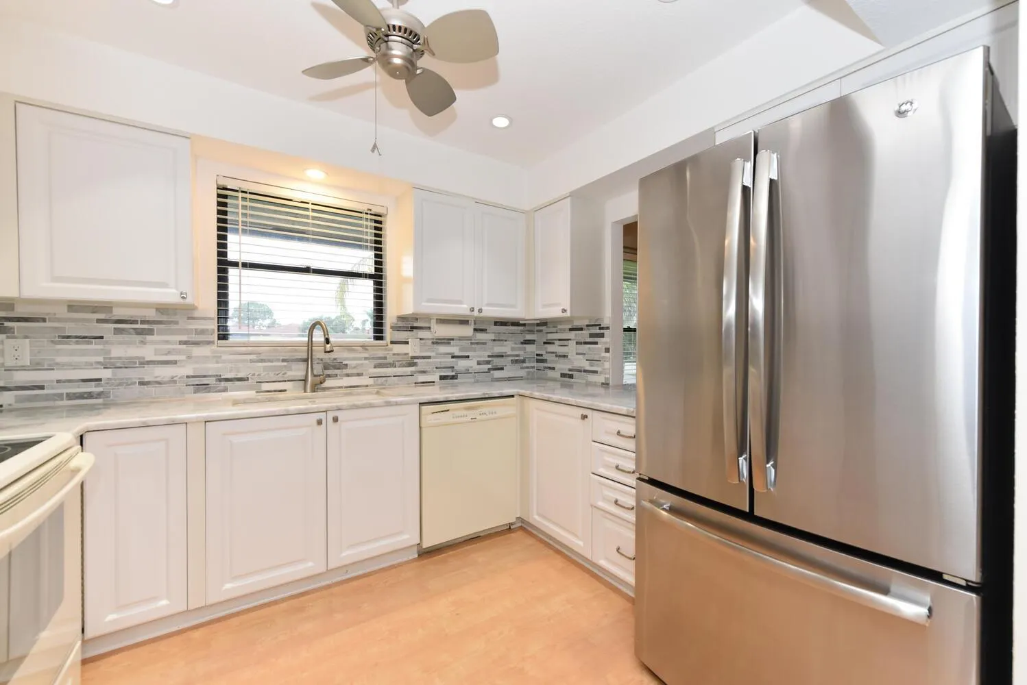 390 SW South River Drive, #202