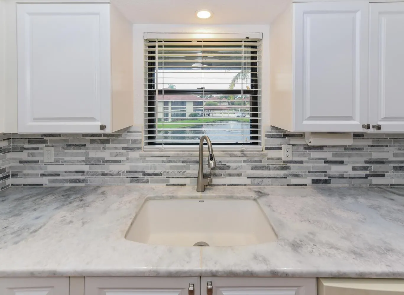 390 SW South River Drive, #202