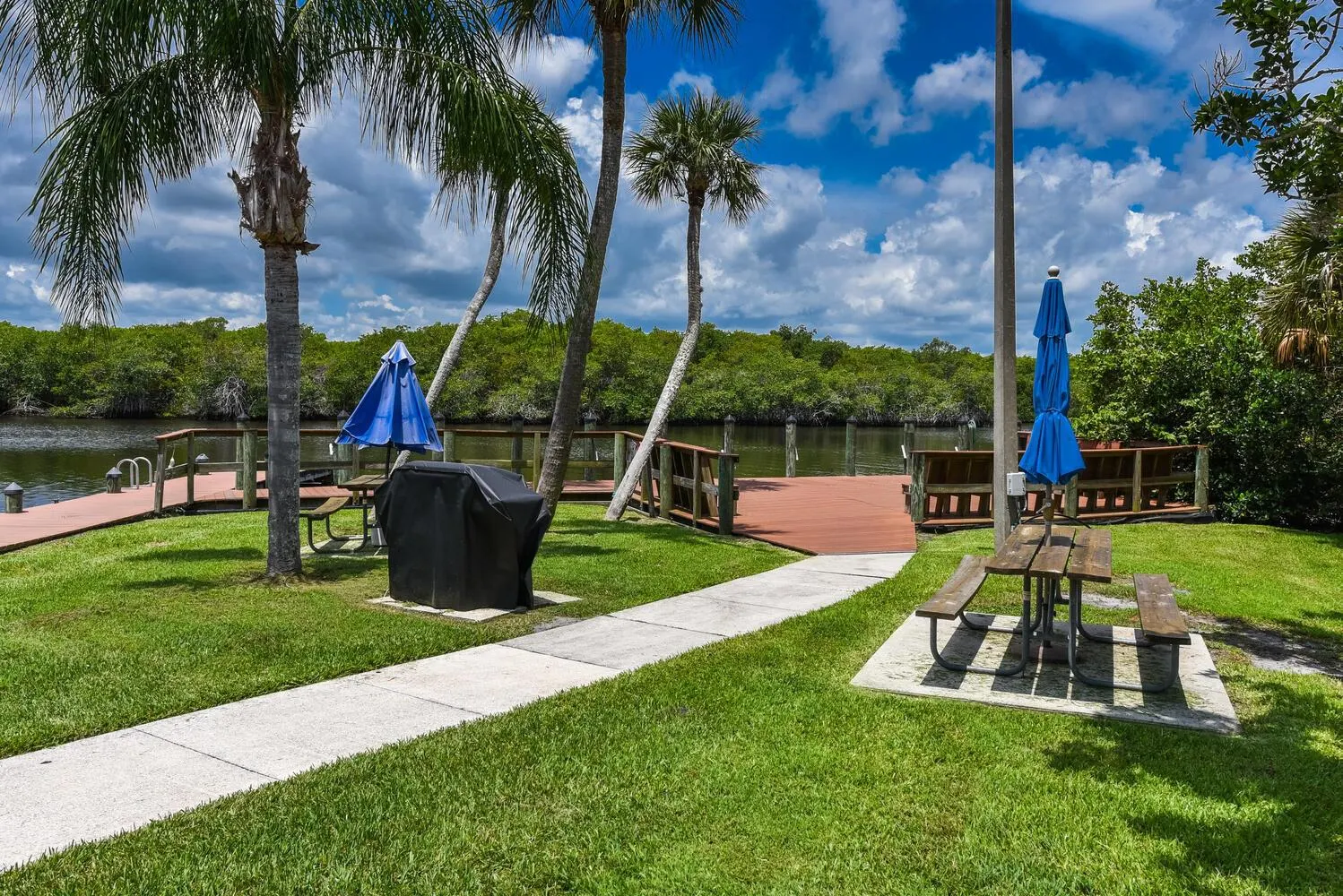 390 SW South River Drive, #202